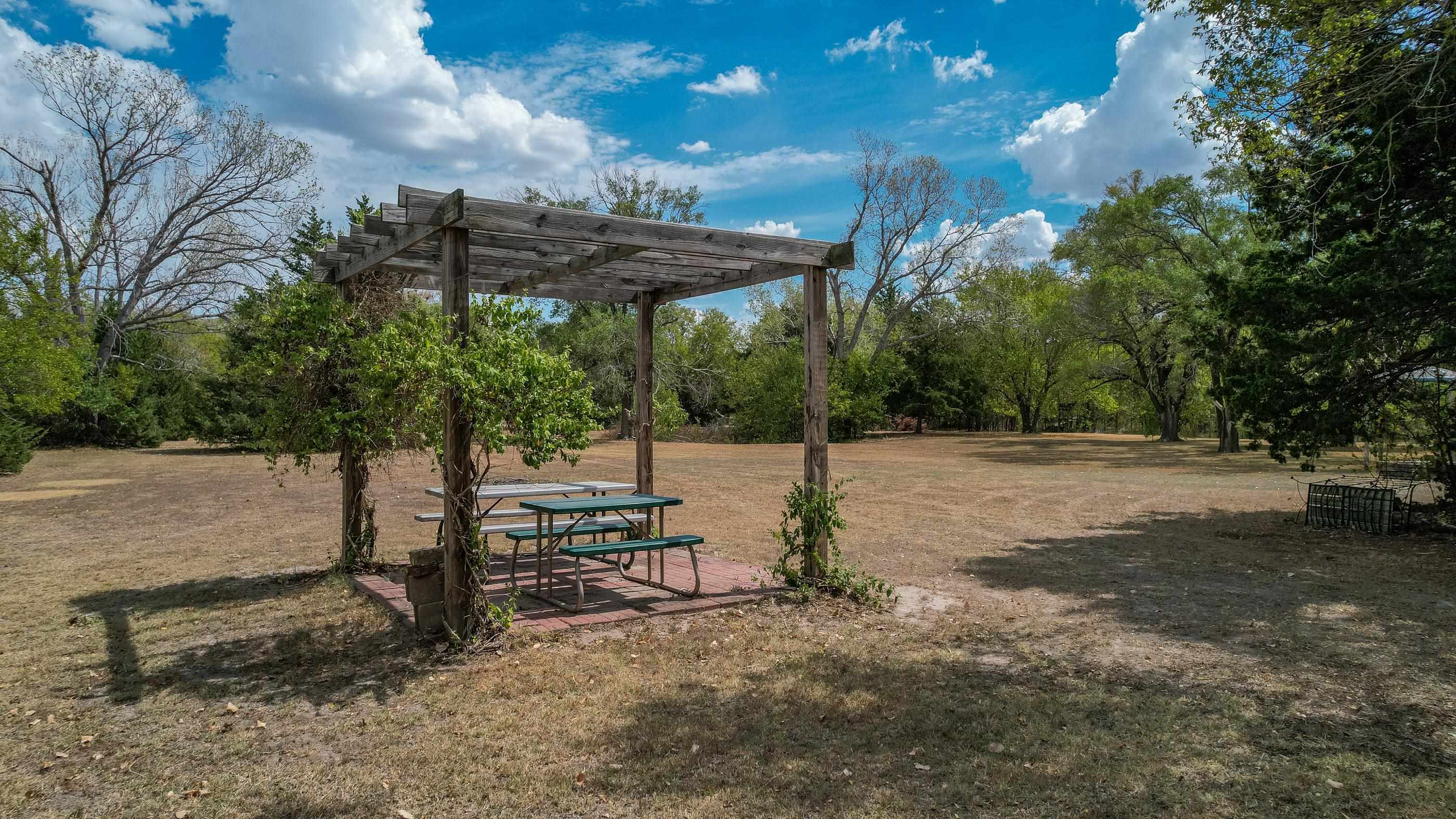 000 E Avenue G, Burrton, KS 67020