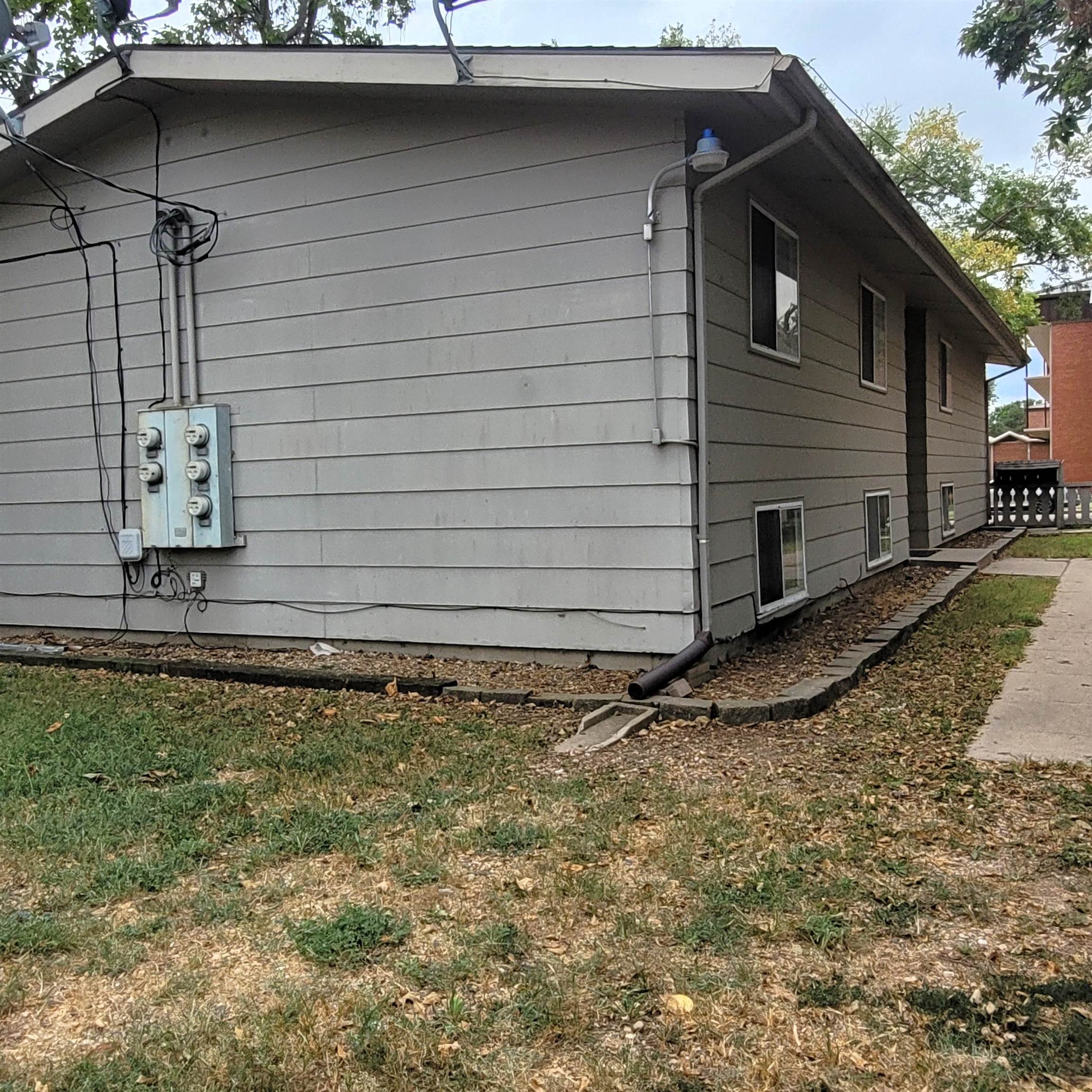 128 W Kirwin Ave, Salina, KS 67401