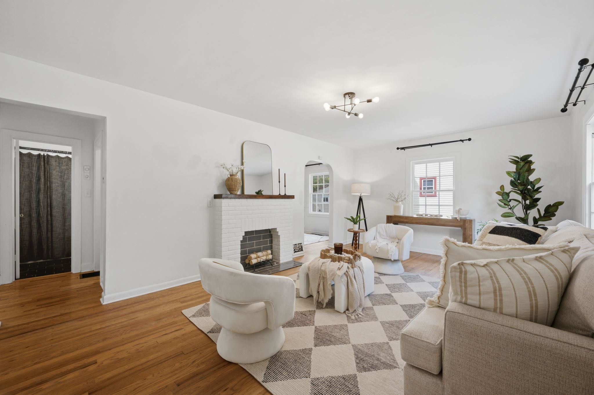 727 S Volutsia Ave, Wichita, KS 67211-2936