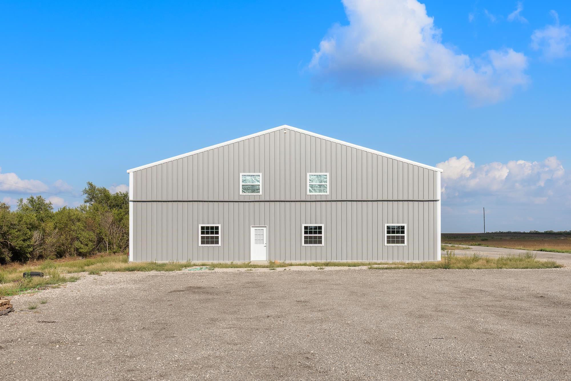 2939 N Halstead, Halstead, KS 67056