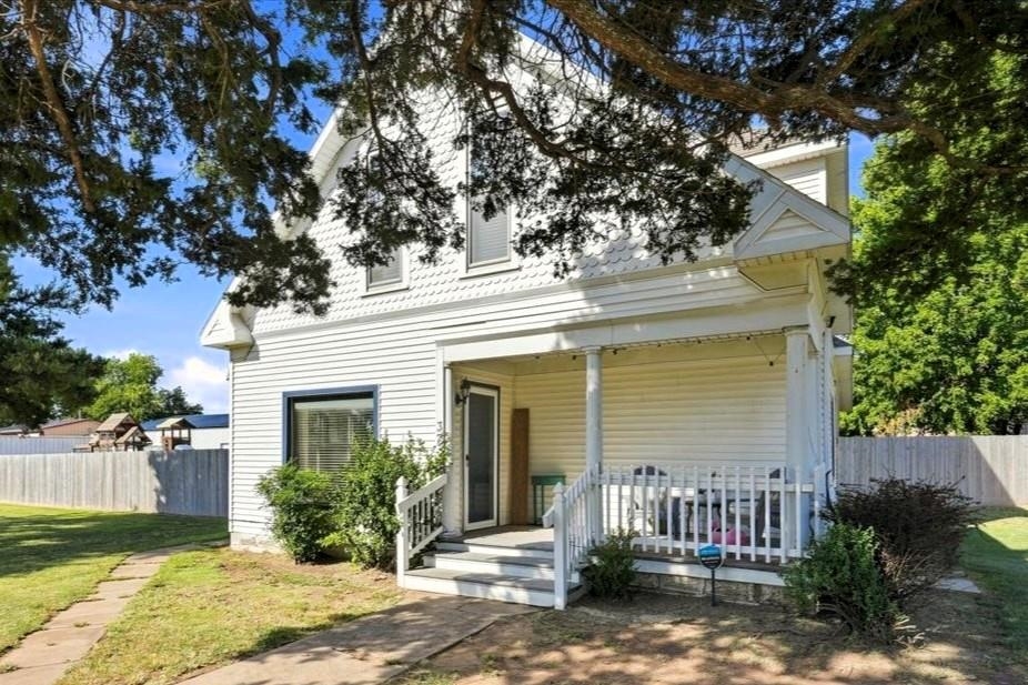 37 N Boyd St, Caldwell, KS 67022