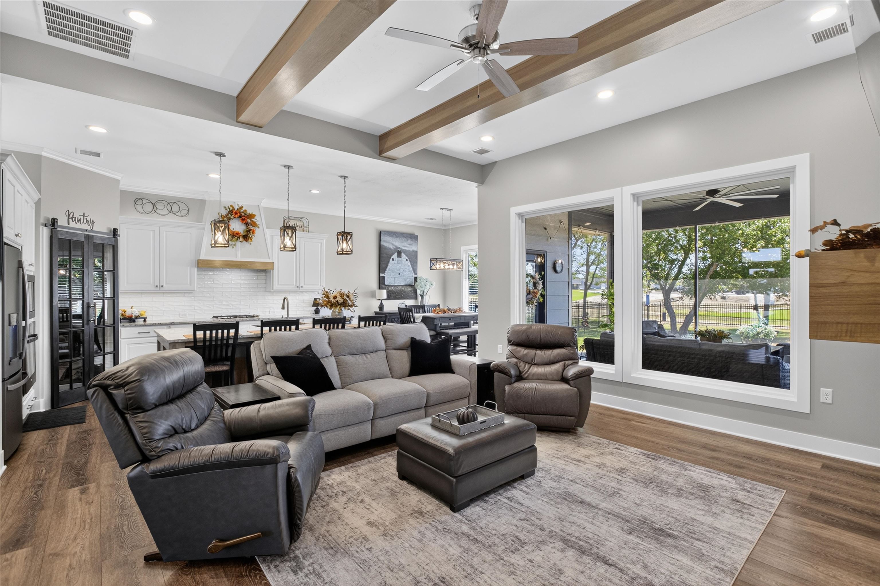 5945 E Forbes, Bel Aire, KS 67220