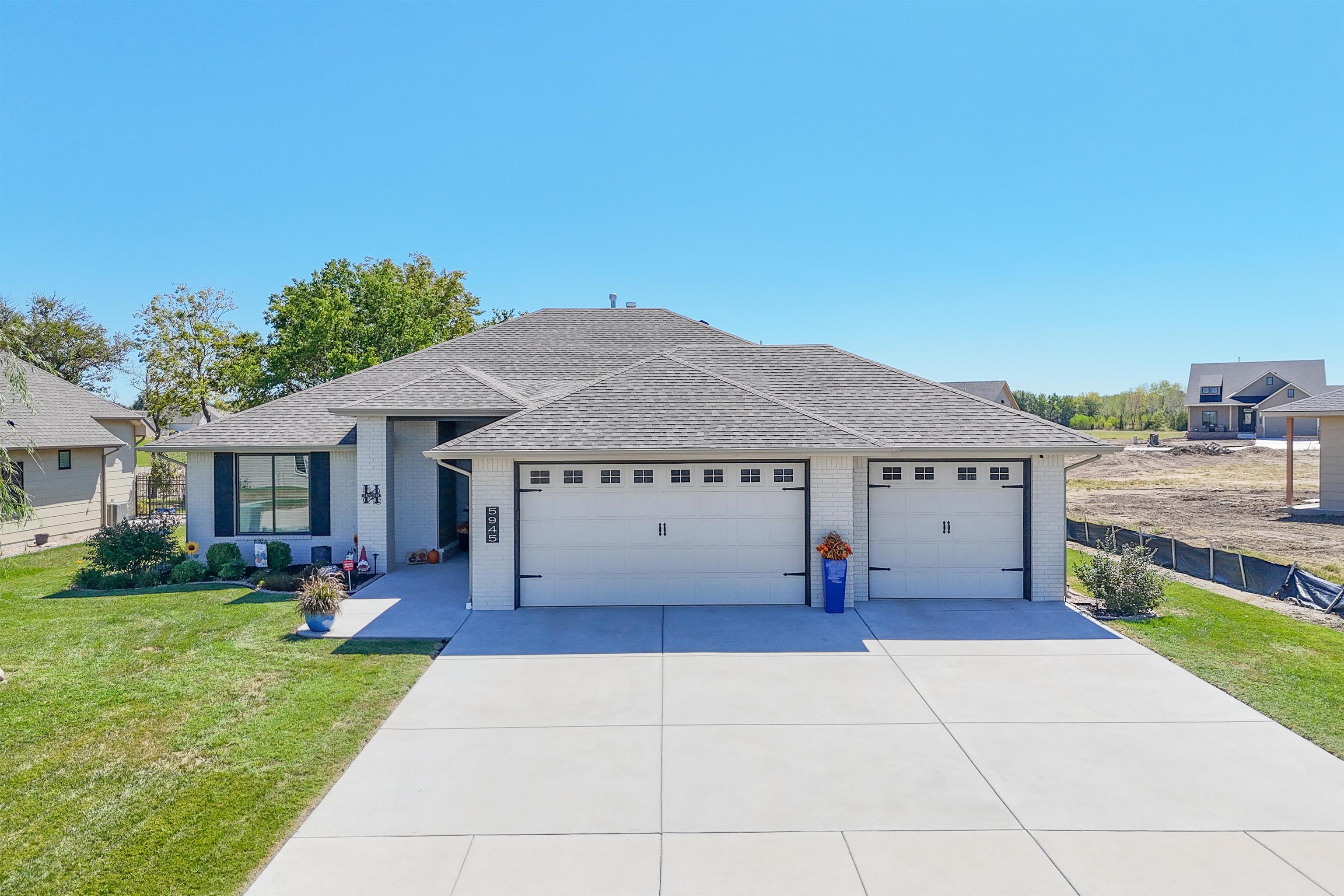 5945 E Forbes, Bel Aire, KS 67220