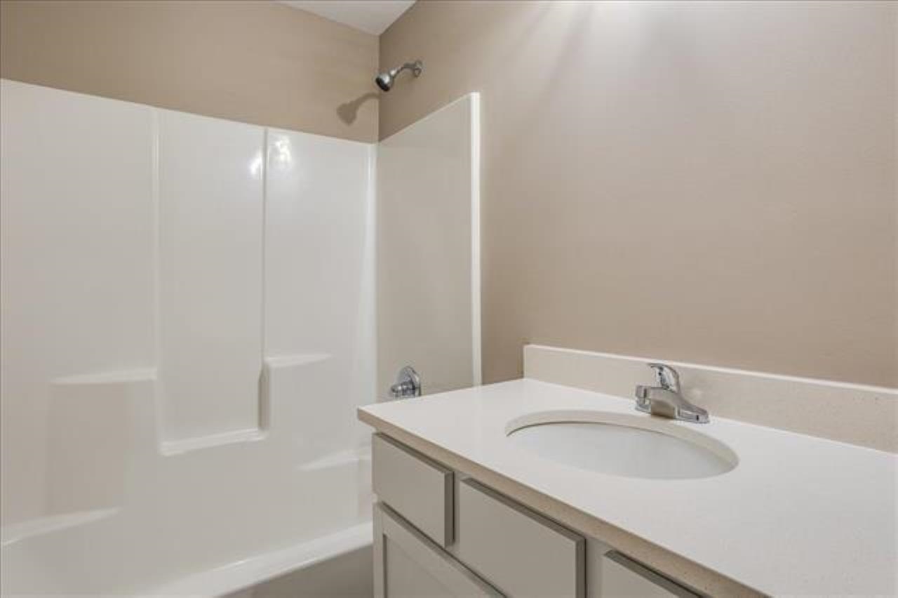 1629 S Limuel St, Wichita, KS 67235