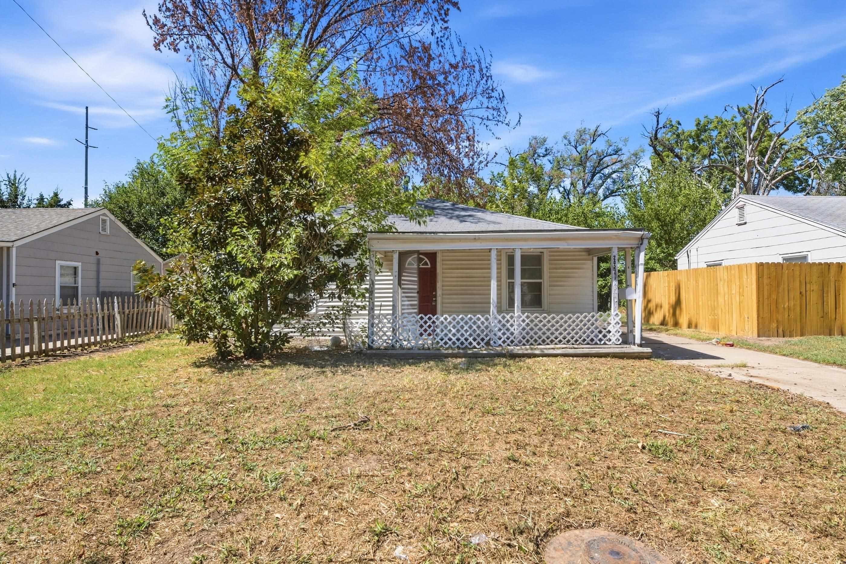 2027 S Madison Ave, Wichita, KS 67211