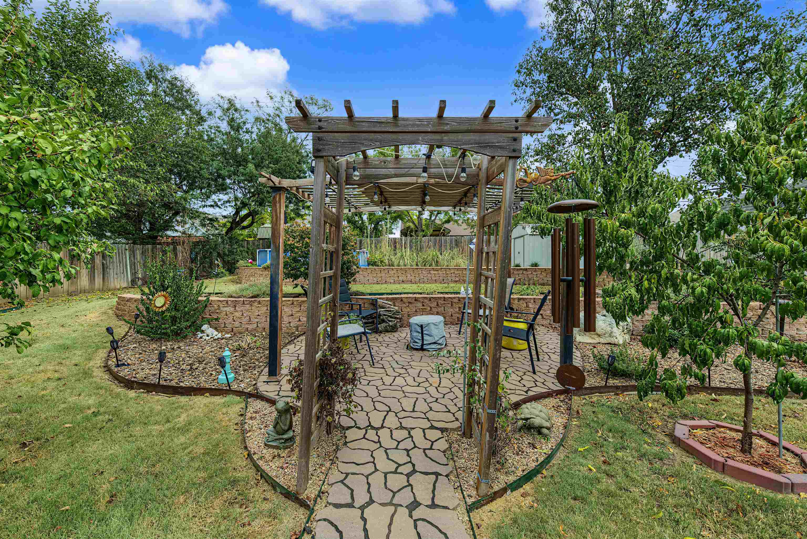 243 Seitz Dr, Salina, KS 67401