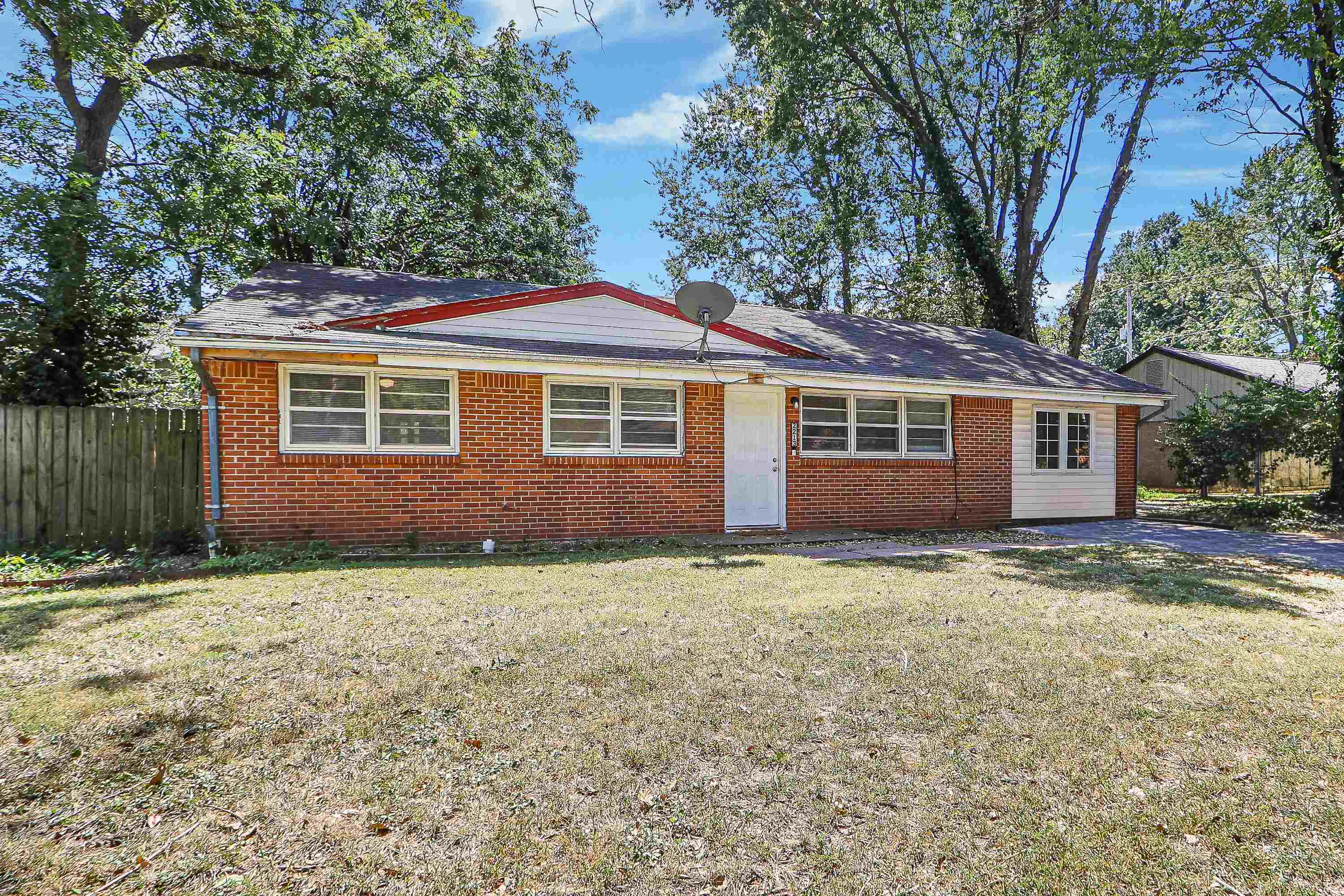 2213 Todd Rd, Manhattan, KS 66502-3443