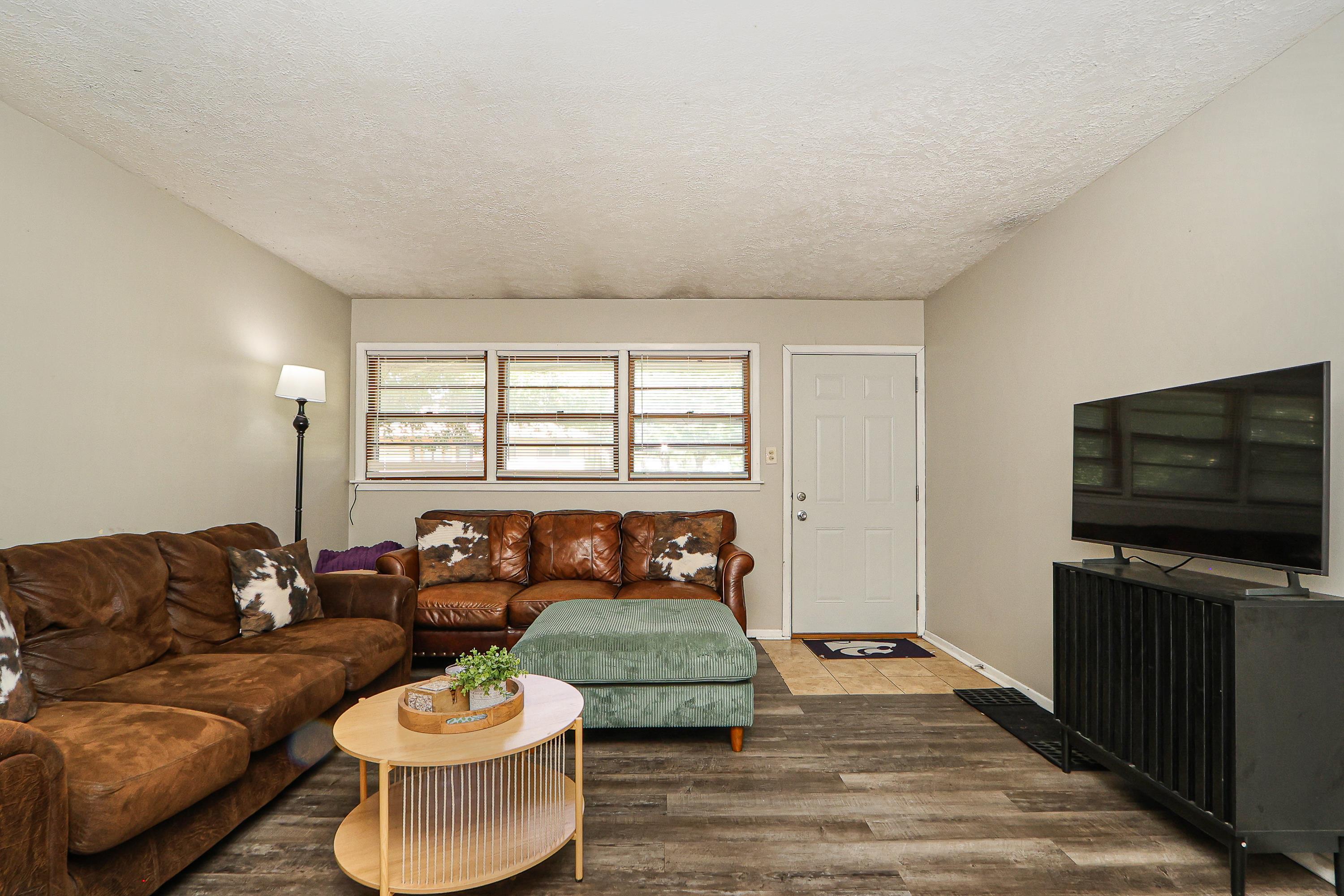 2213 Todd Rd, Manhattan, KS 66502-3443