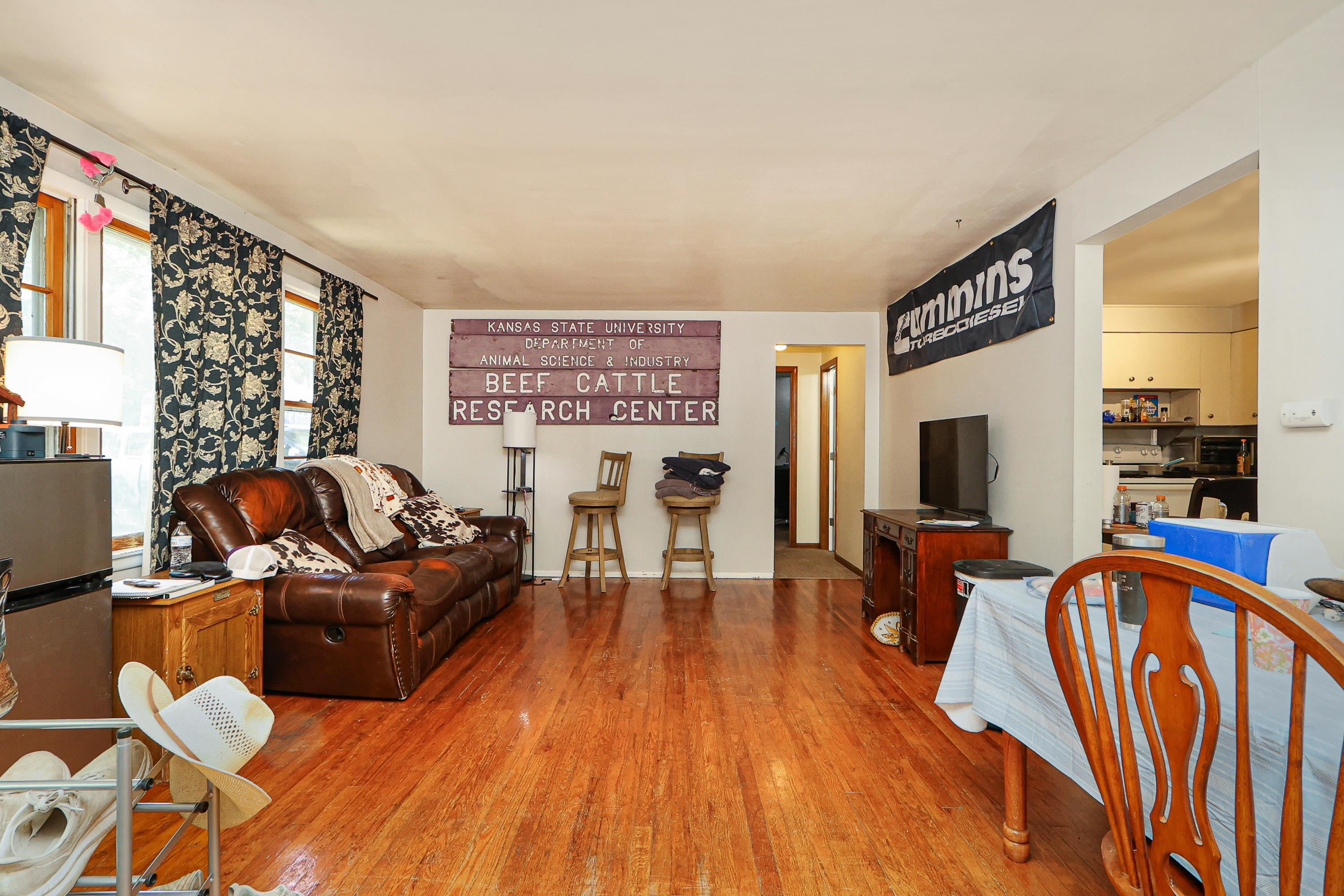 1310 N 10th St, Manhattan, KS 66502-5146