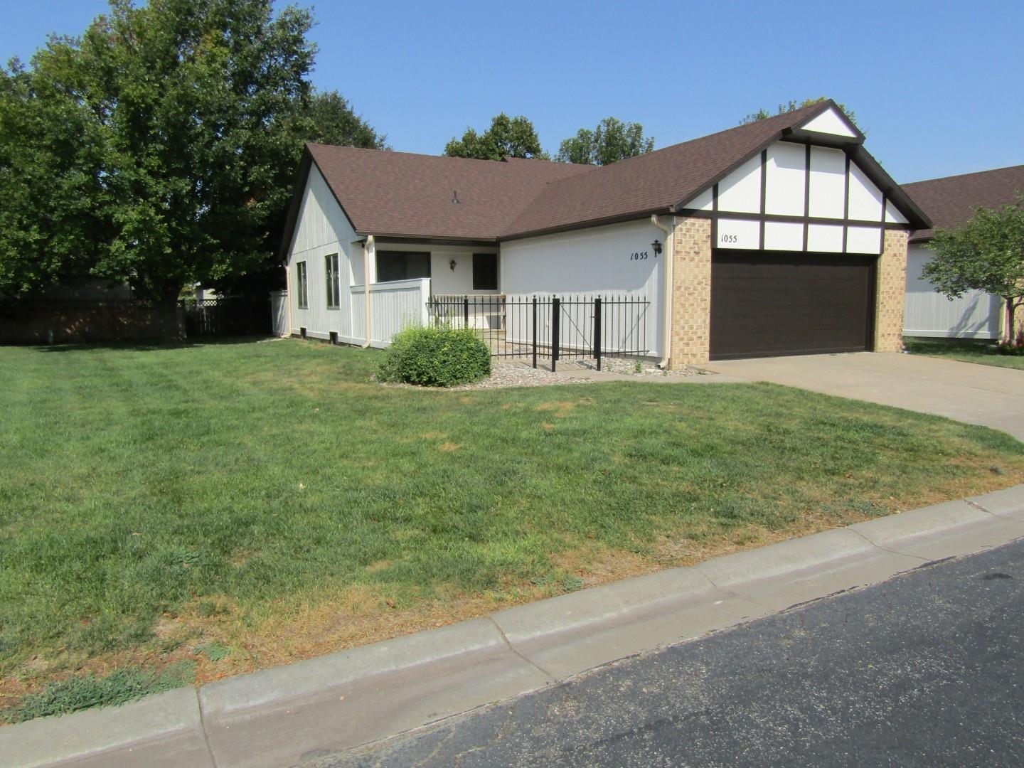 1055 Burr Oak Ln, Salina, KS 67401