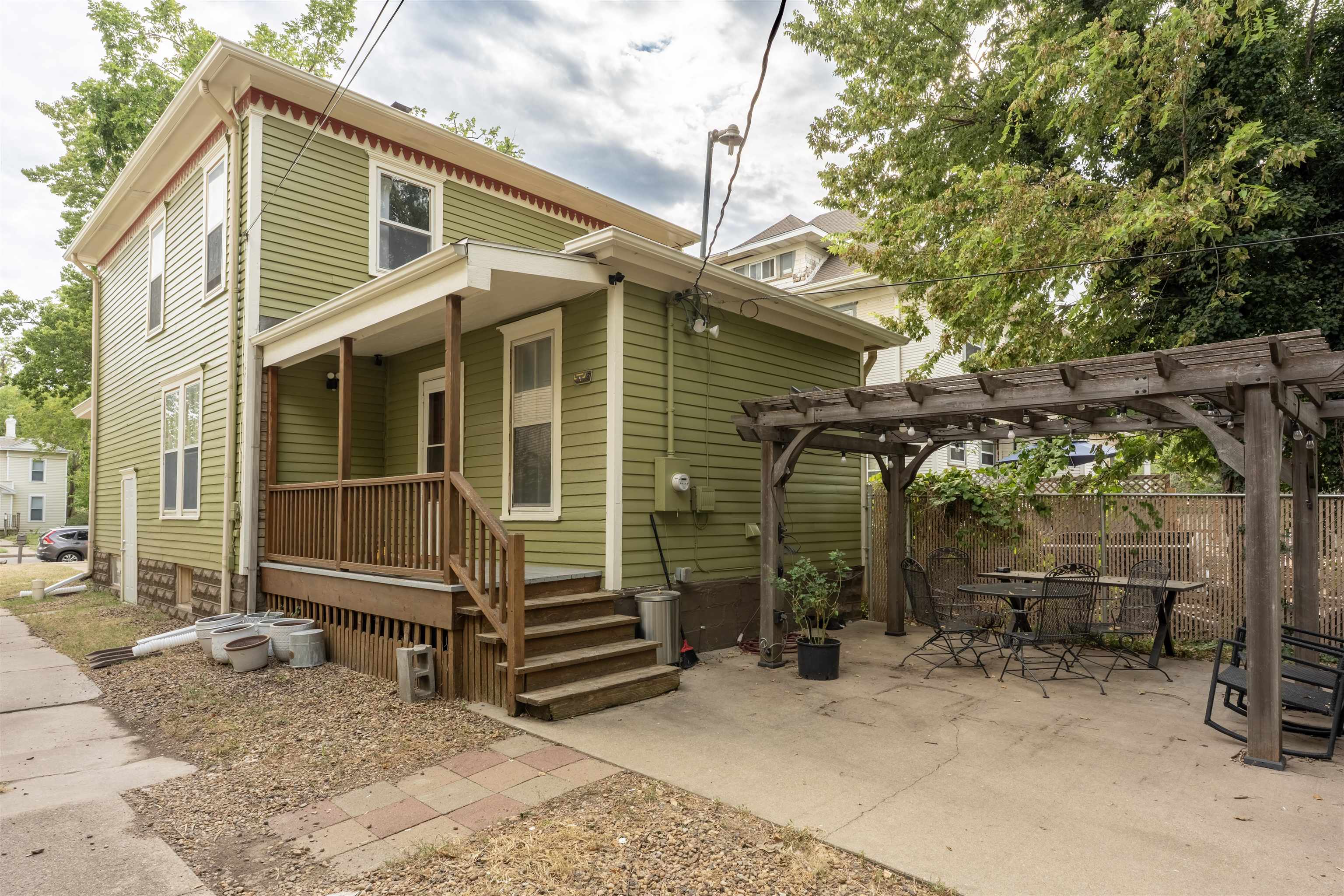706 W Ash St, Salina, KS 67401