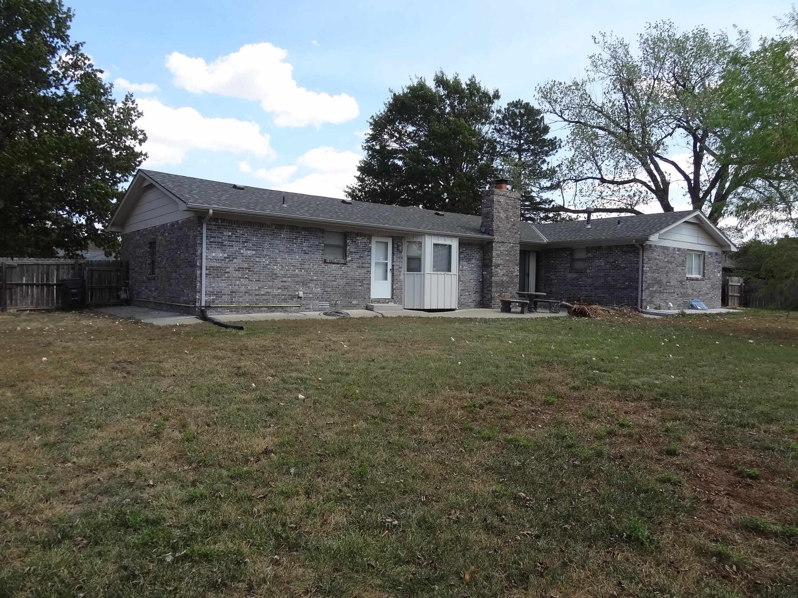 1105 S Laurel, Wichita, KS 67207