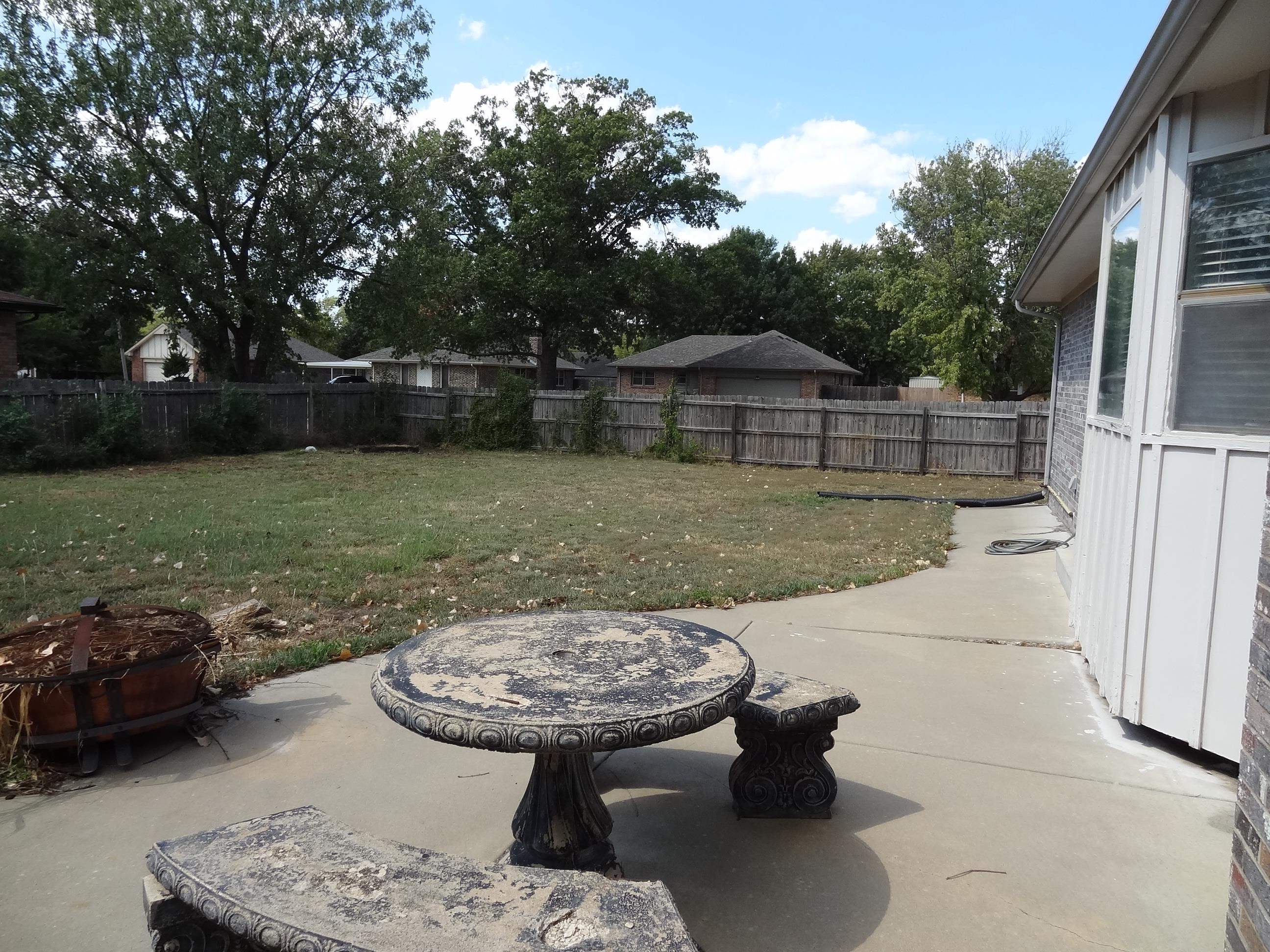1105 S Laurel, Wichita, KS 67207