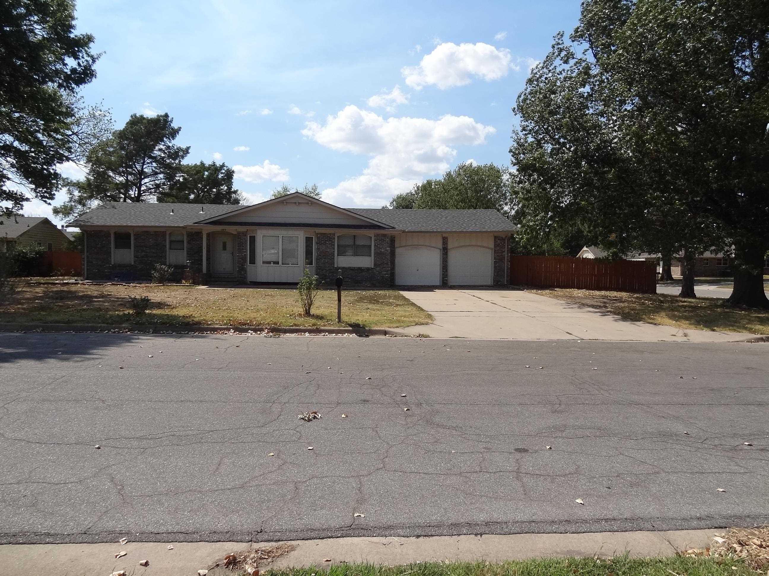 1105 S Laurel, Wichita, KS 67207