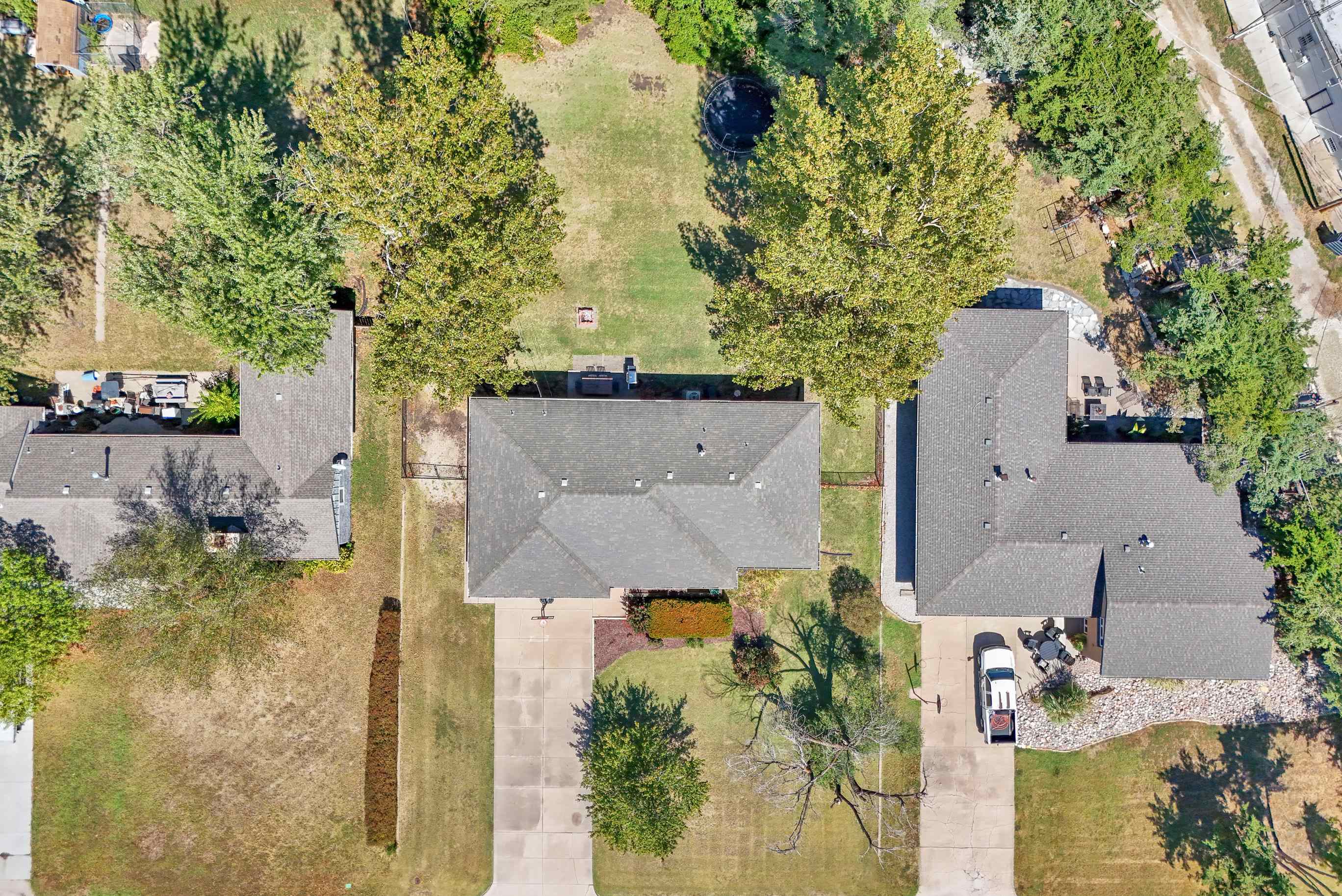 412 SE 11th St, Newton, KS 67114