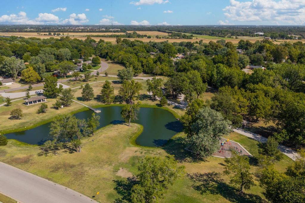 206 N Lamar, Haysville, KS 67060