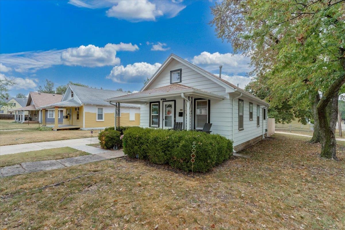 502 N Logan St, Newton, KS 67114