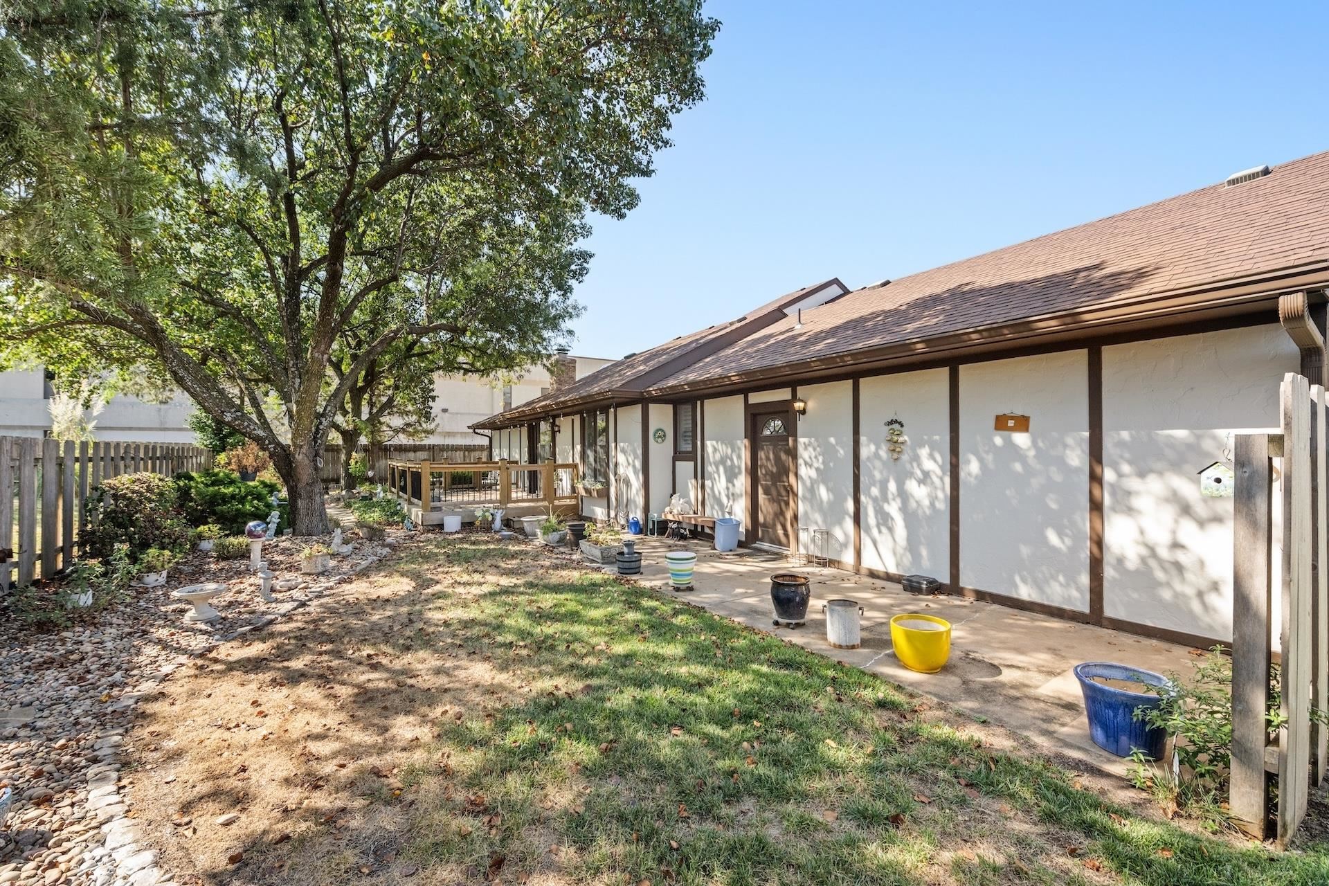 641 N Woodlawn St Apt 36, Wichita, KS 67208-3669