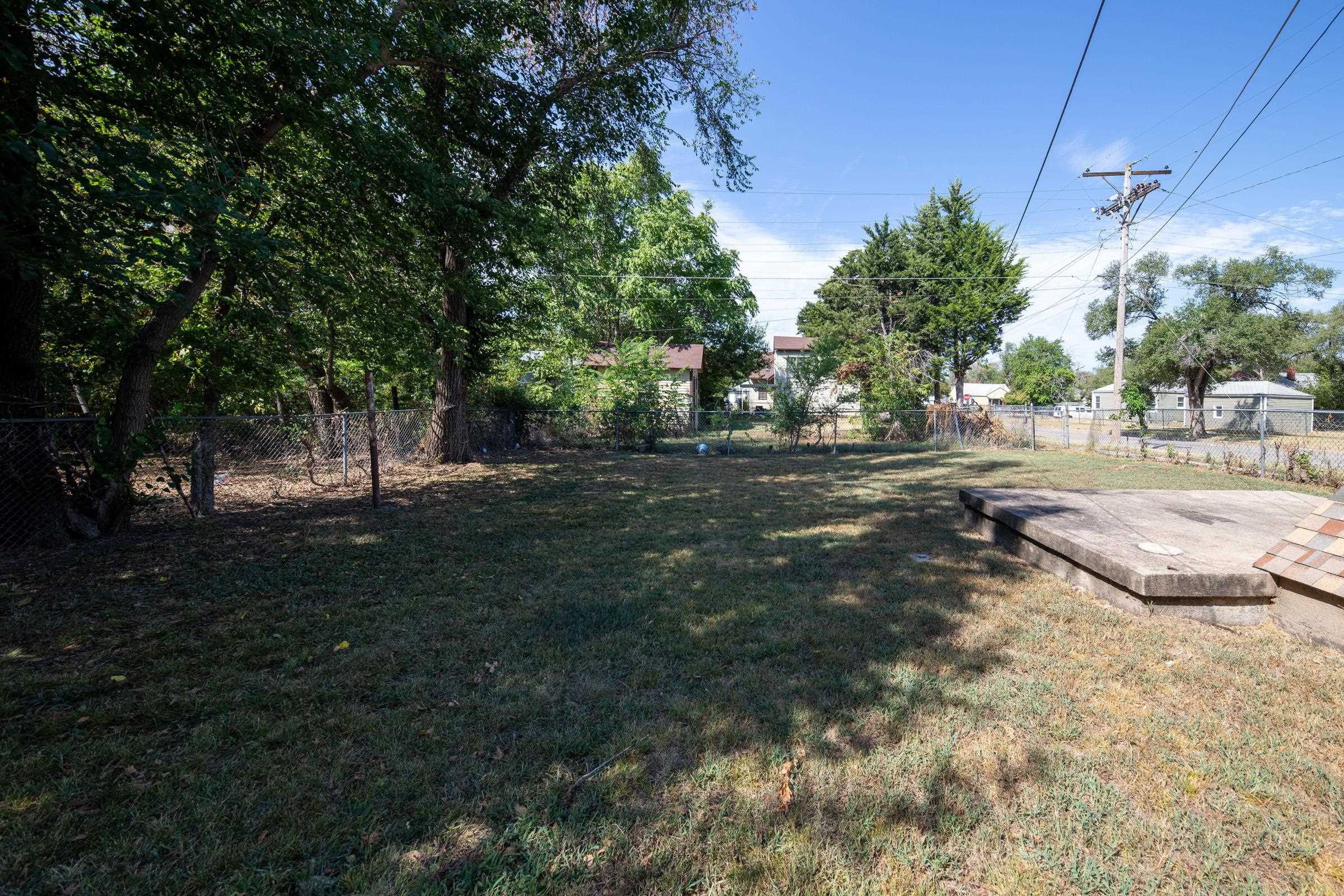 1557 N Chautauqua Ave, Wichita, KS 67214