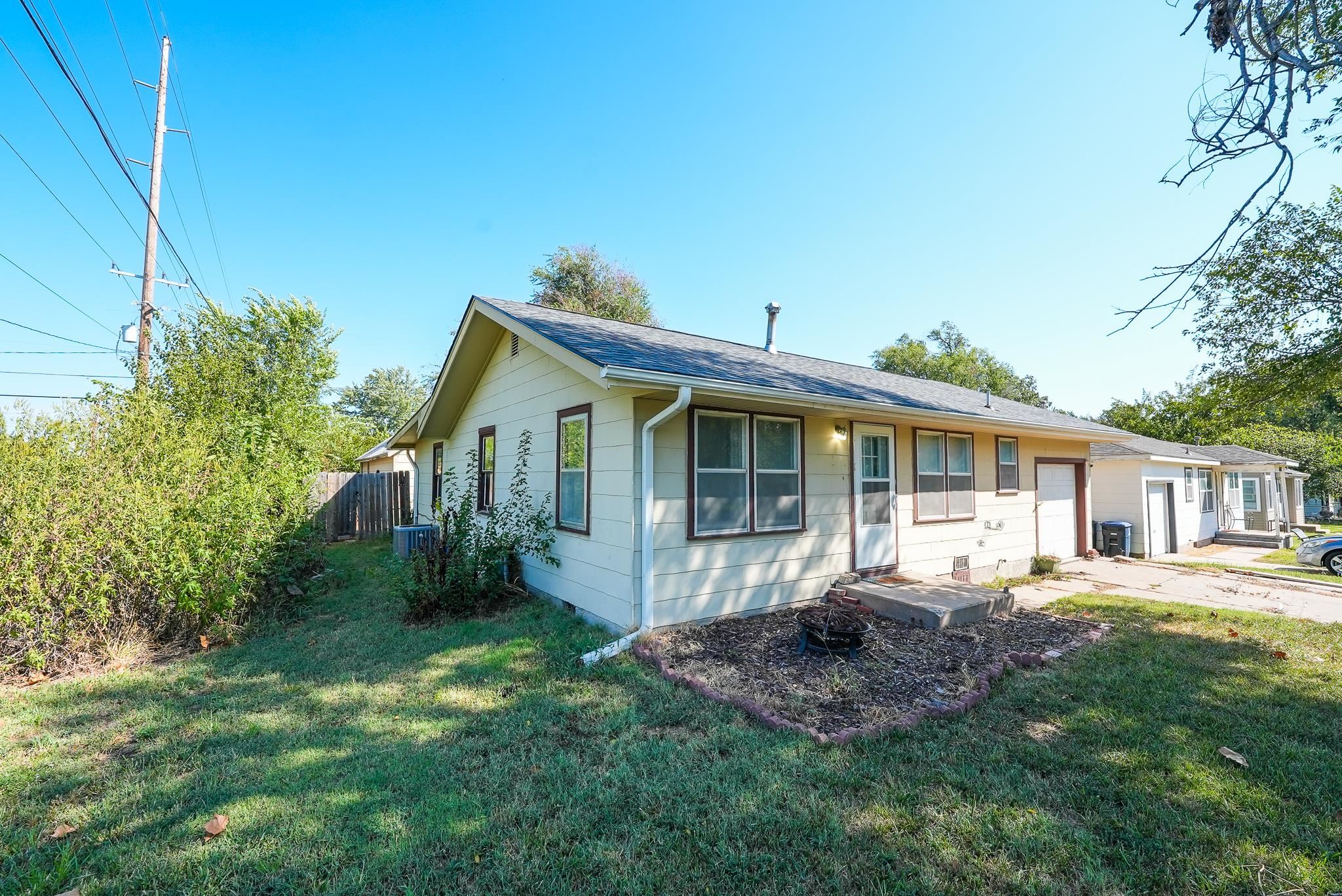 1624 W Webb Ave, El Dorado, KS 67042