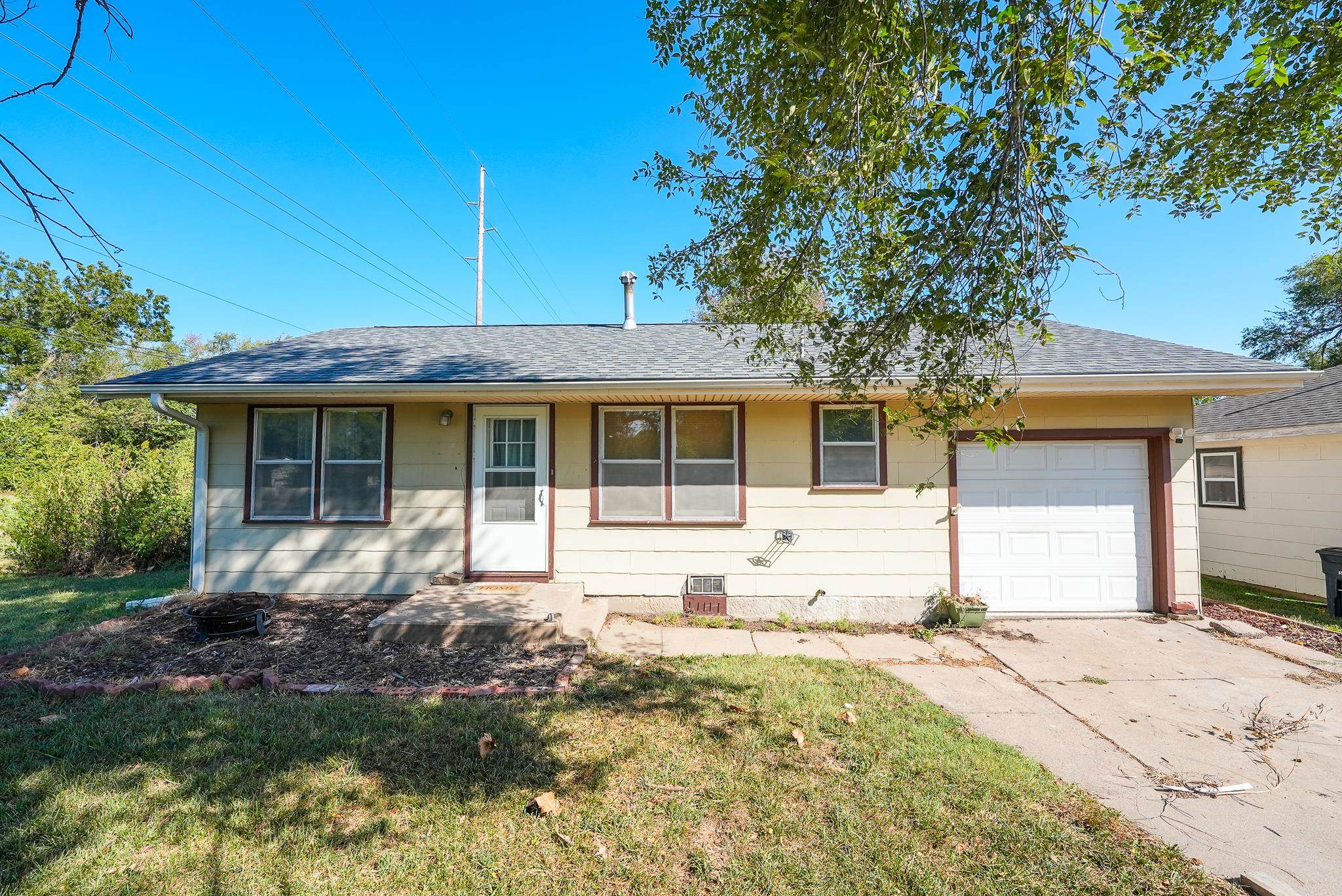 1624 W Webb Ave, El Dorado, KS 67042