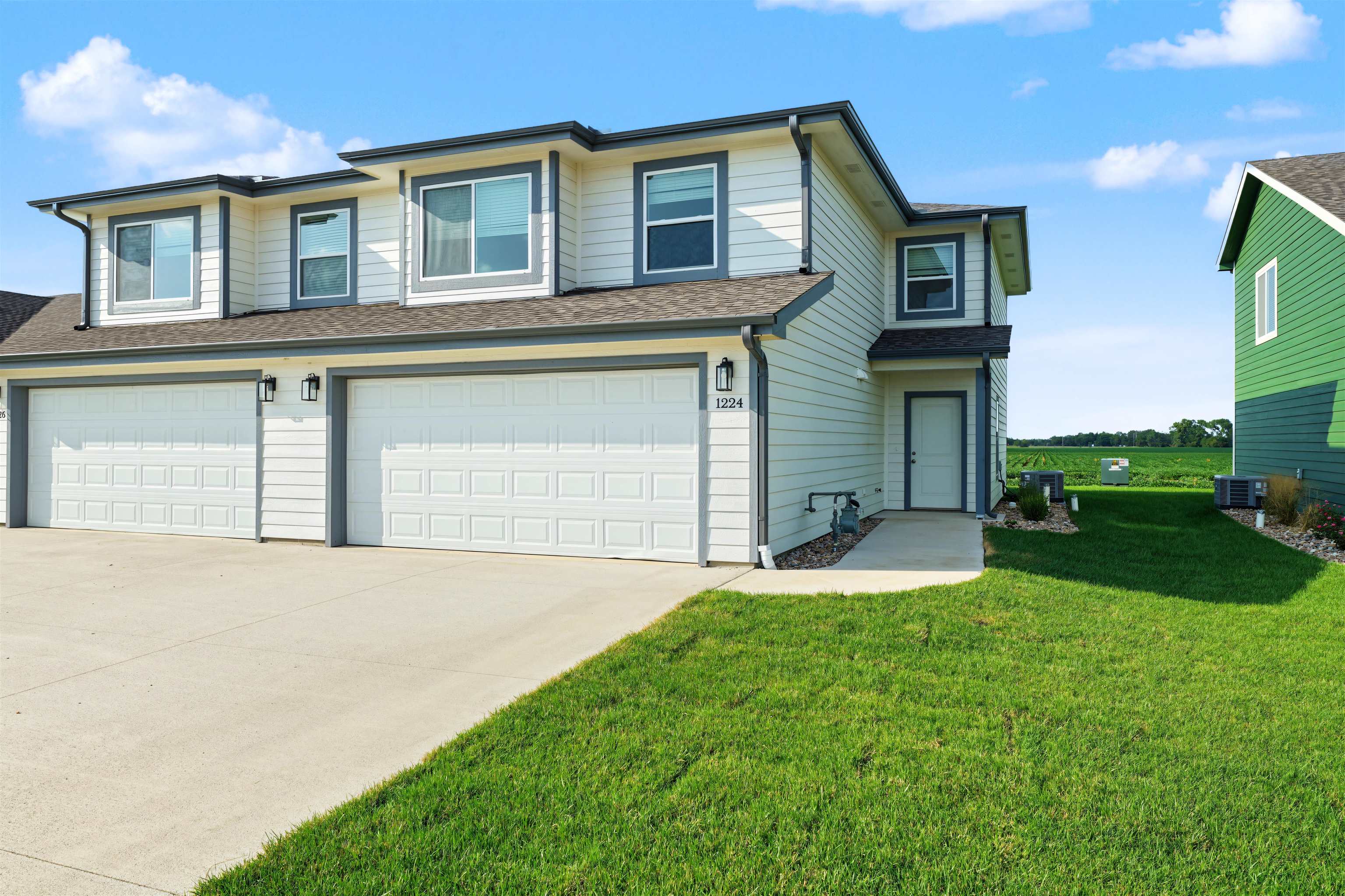 1224 Steve Hawley Ln, Salina, KS 67401