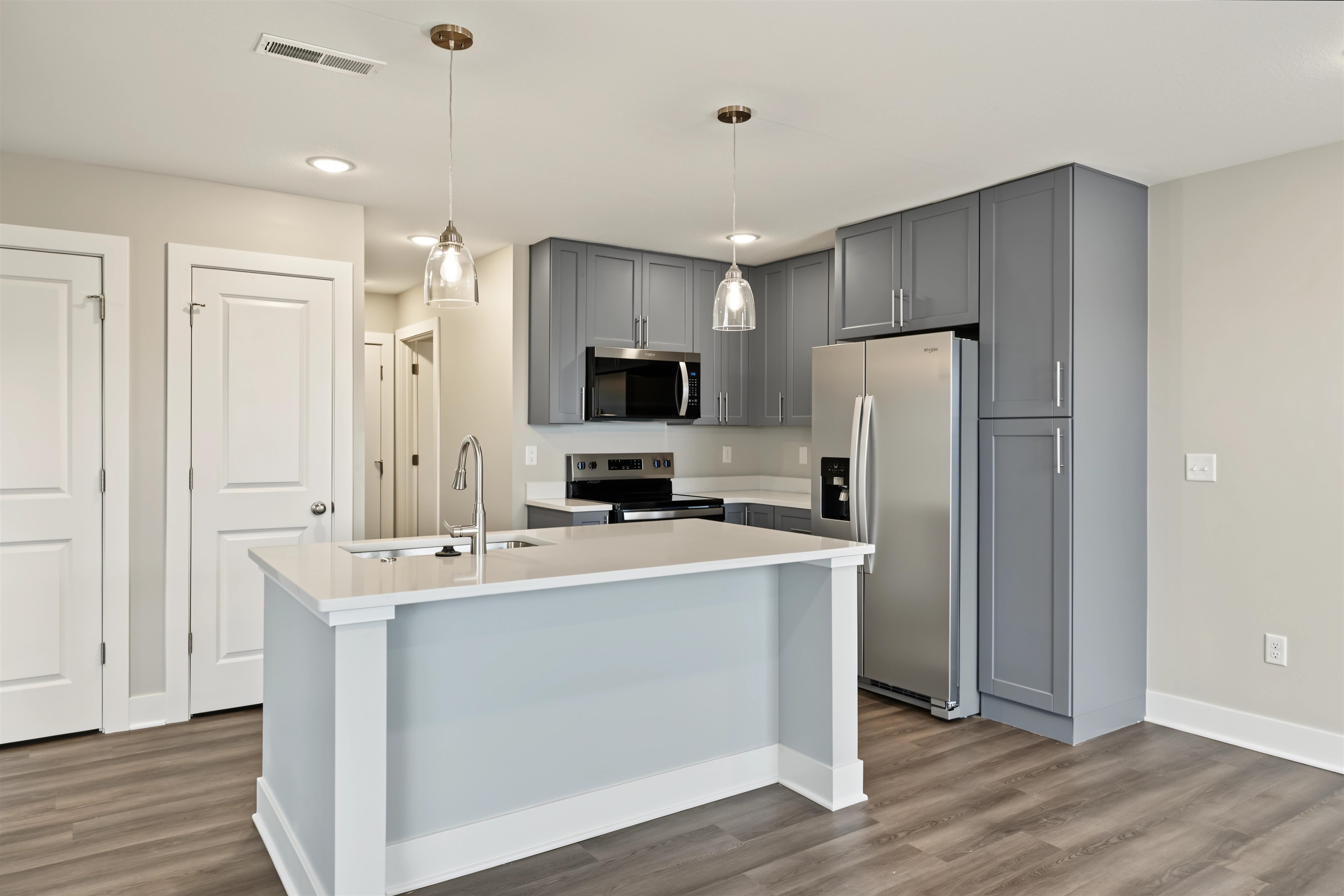 1224 Steve Hawley Ln, Salina, KS 67401