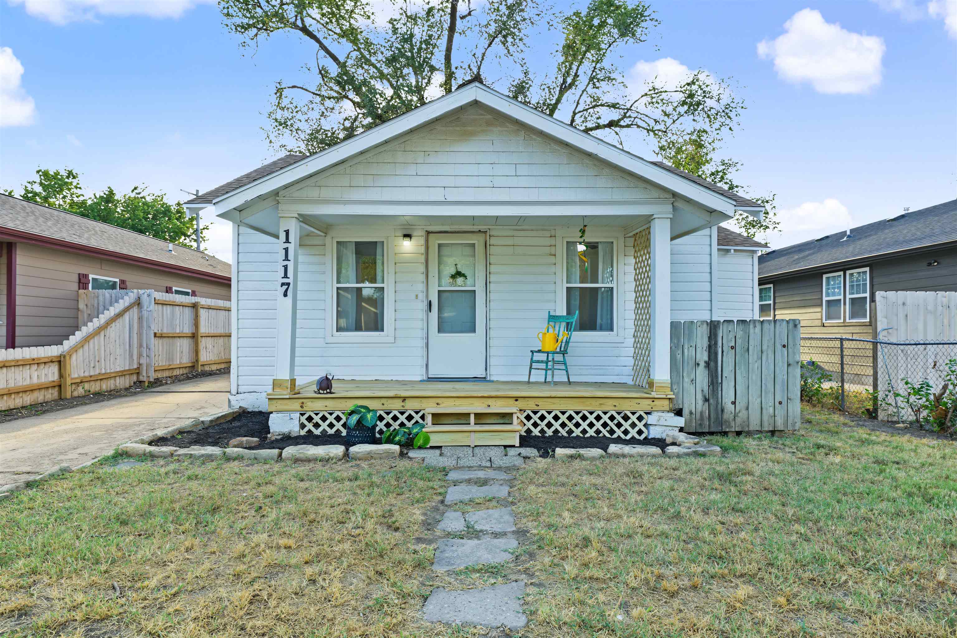 1117 N 8th St, Salina, KS 67401
