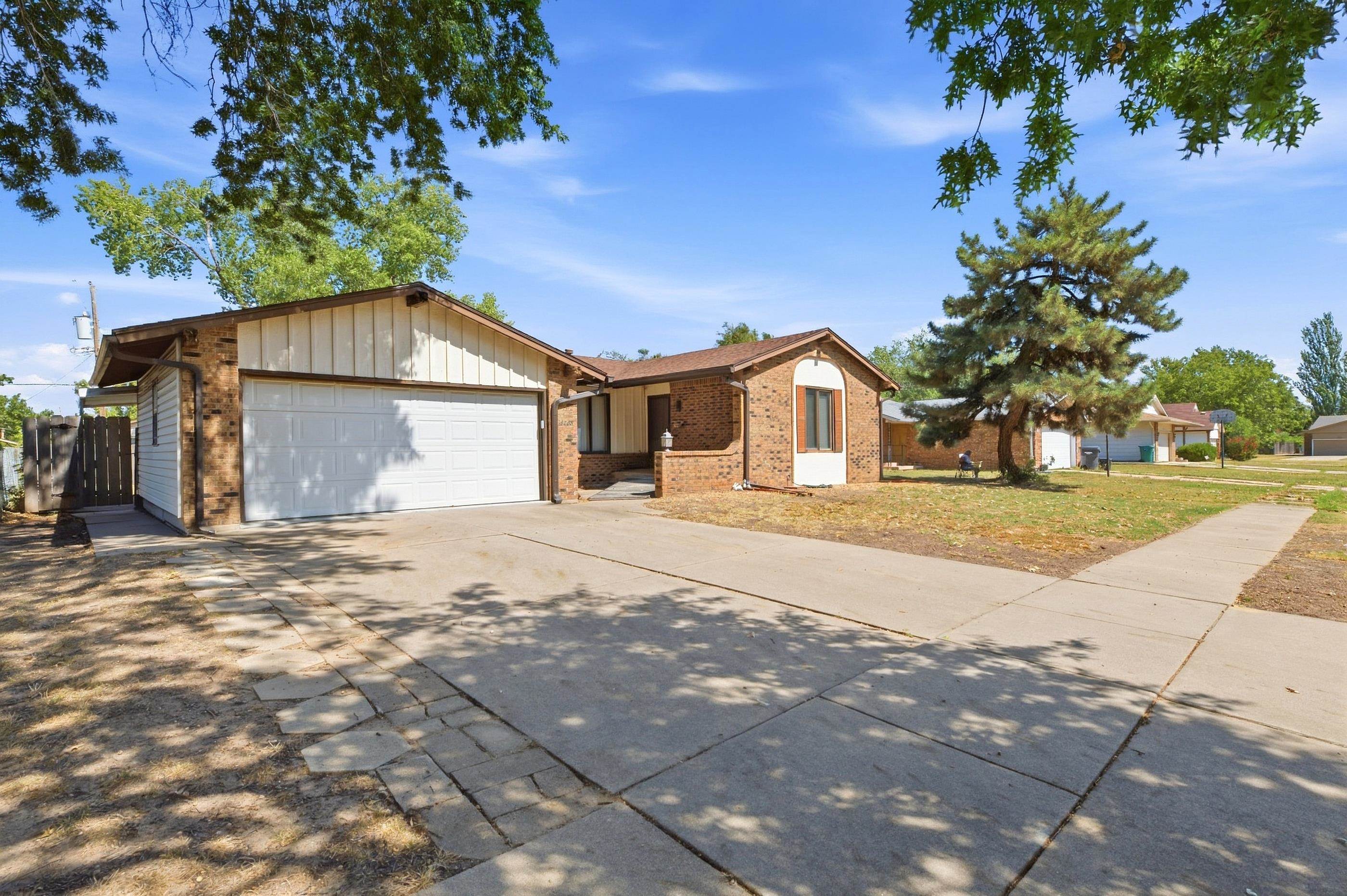 8208 E Boston St, Wichita, KS 67207