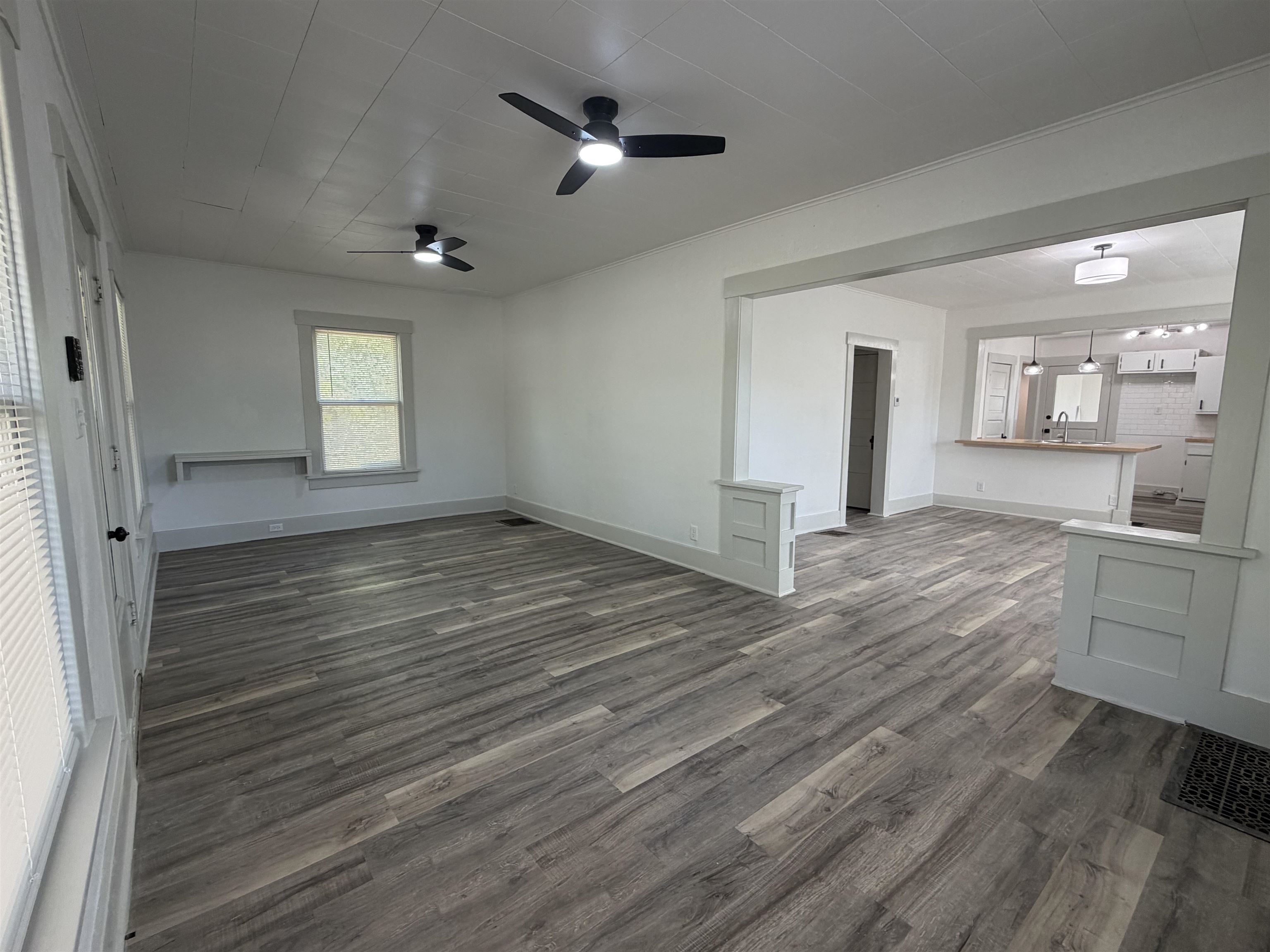 116 S Elm St, Eureka, KS 67045