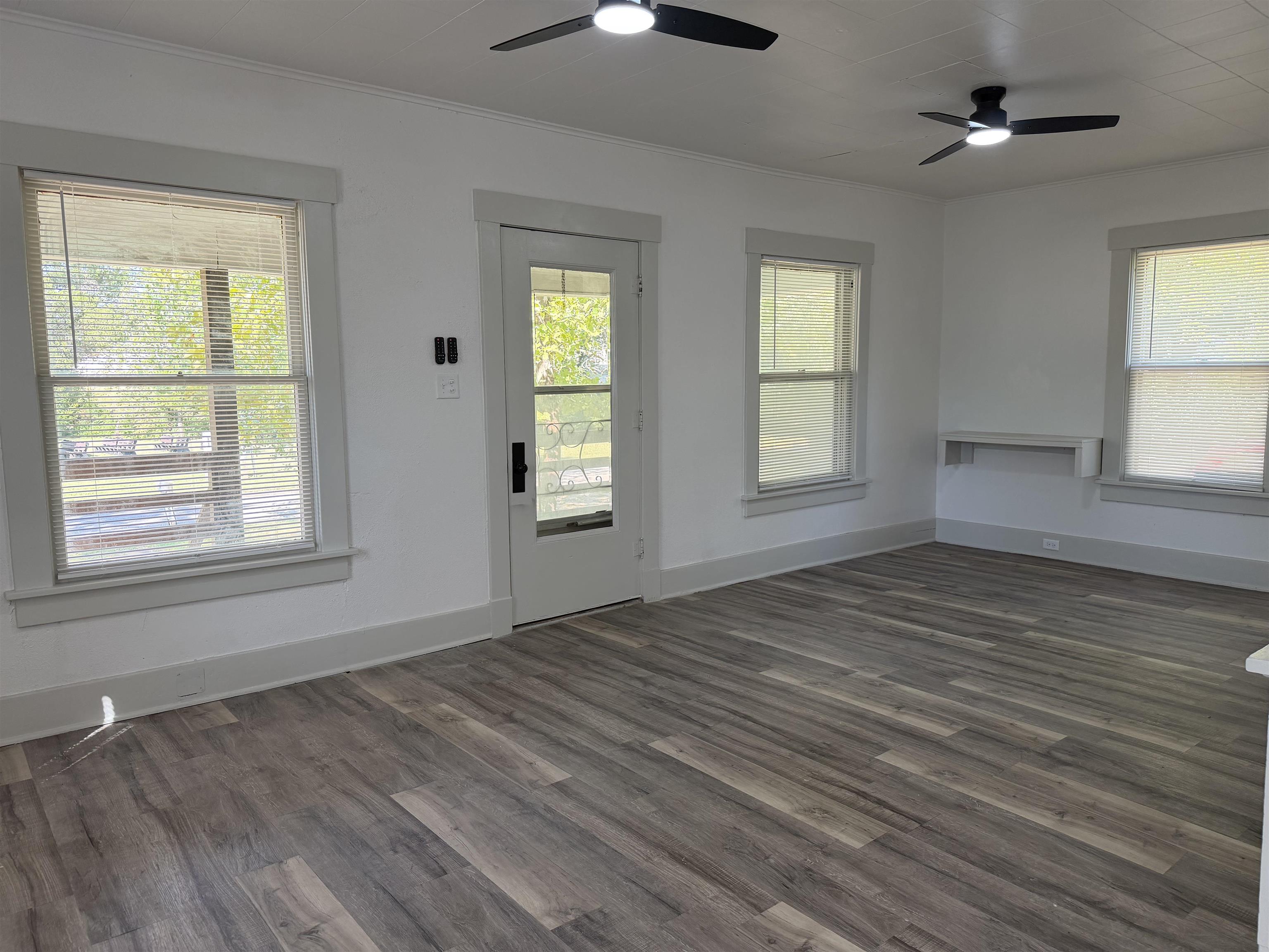 116 S Elm St, Eureka, KS 67045