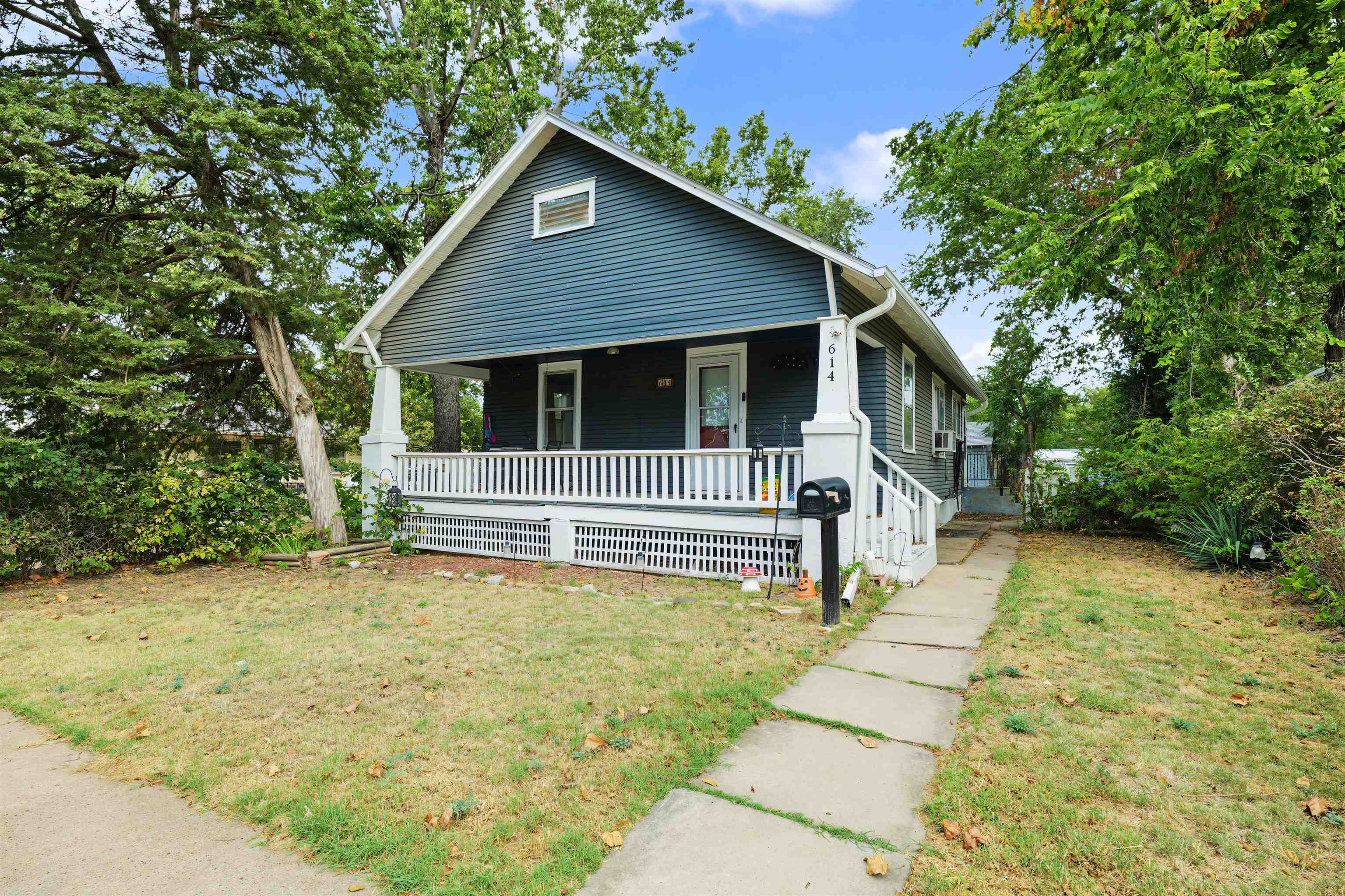 614 Charles St, Salina, KS 67401