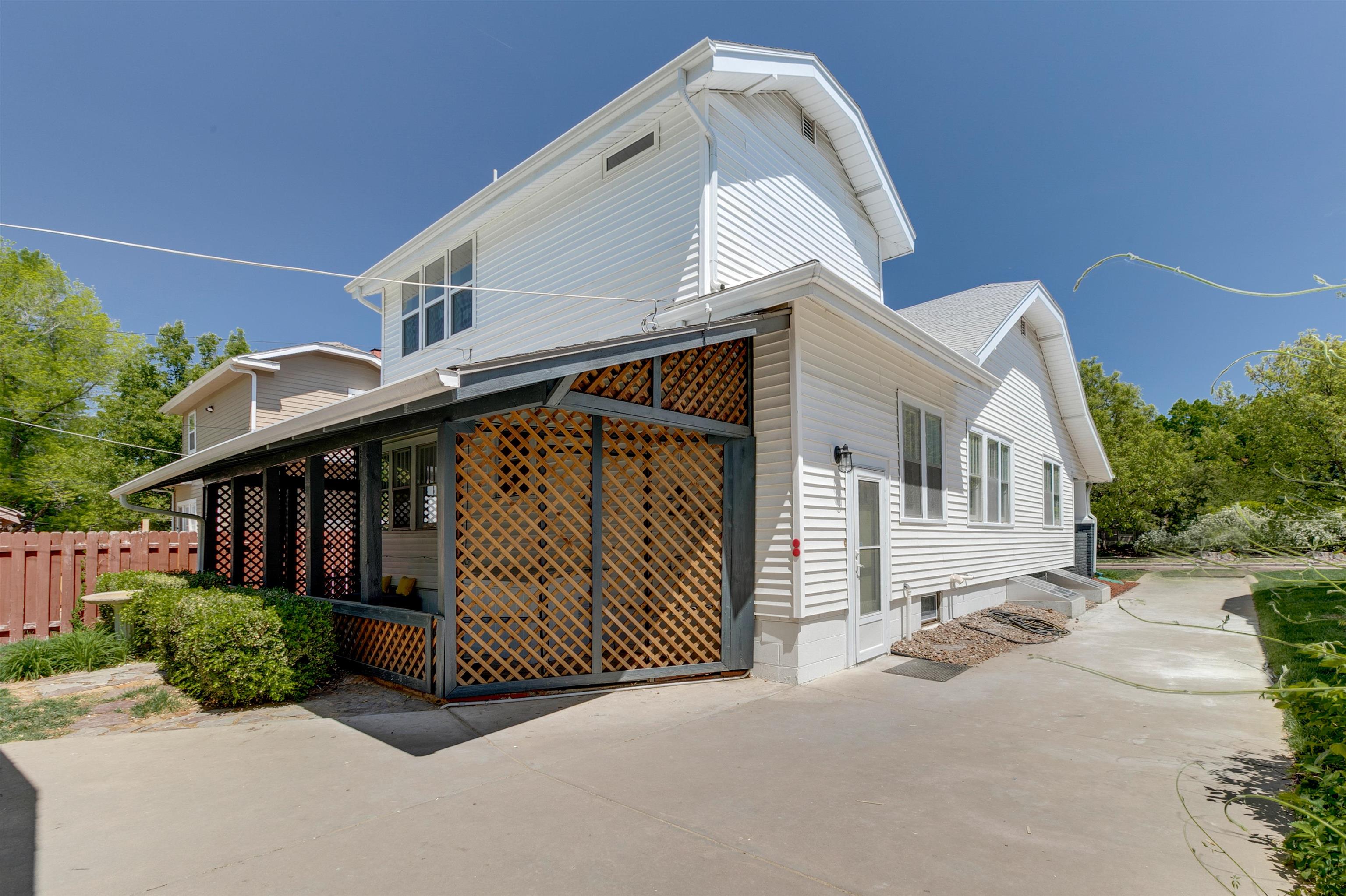 347 N Broadview Ave, Wichita, KS 67208