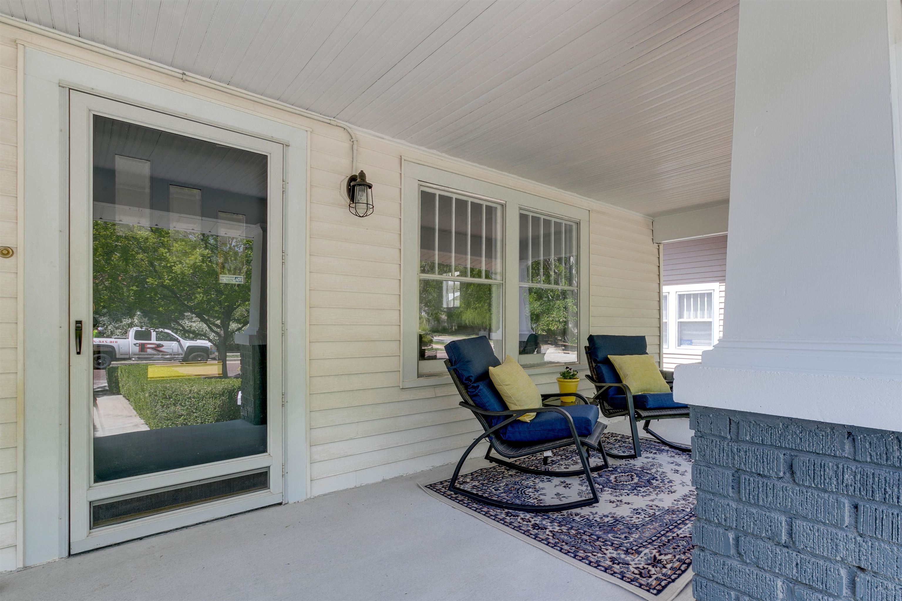 347 N Broadview Ave, Wichita, KS 67208