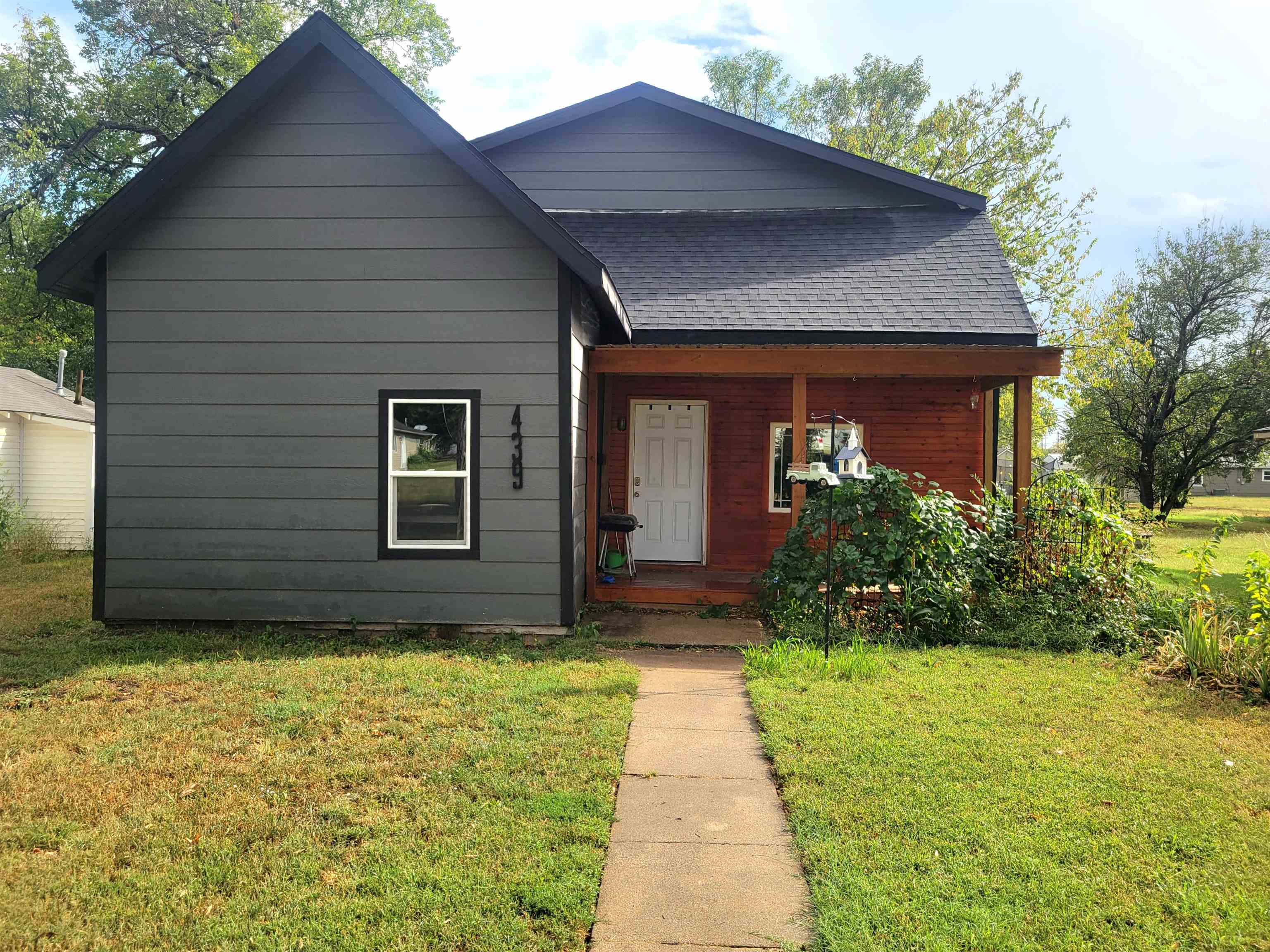 439 E Broadway, Augusta, KS 67010