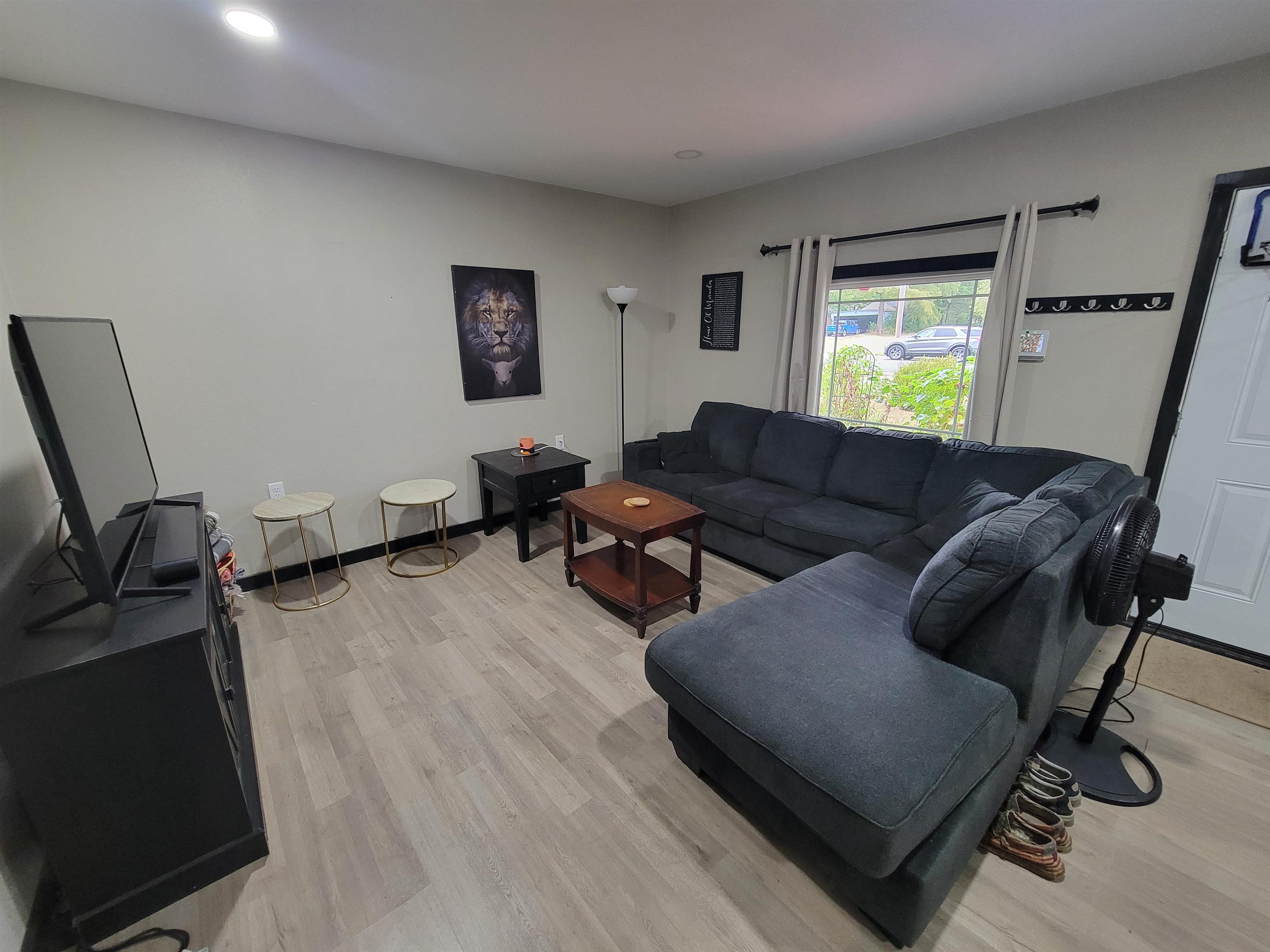 439 E Broadway, Augusta, KS 67010