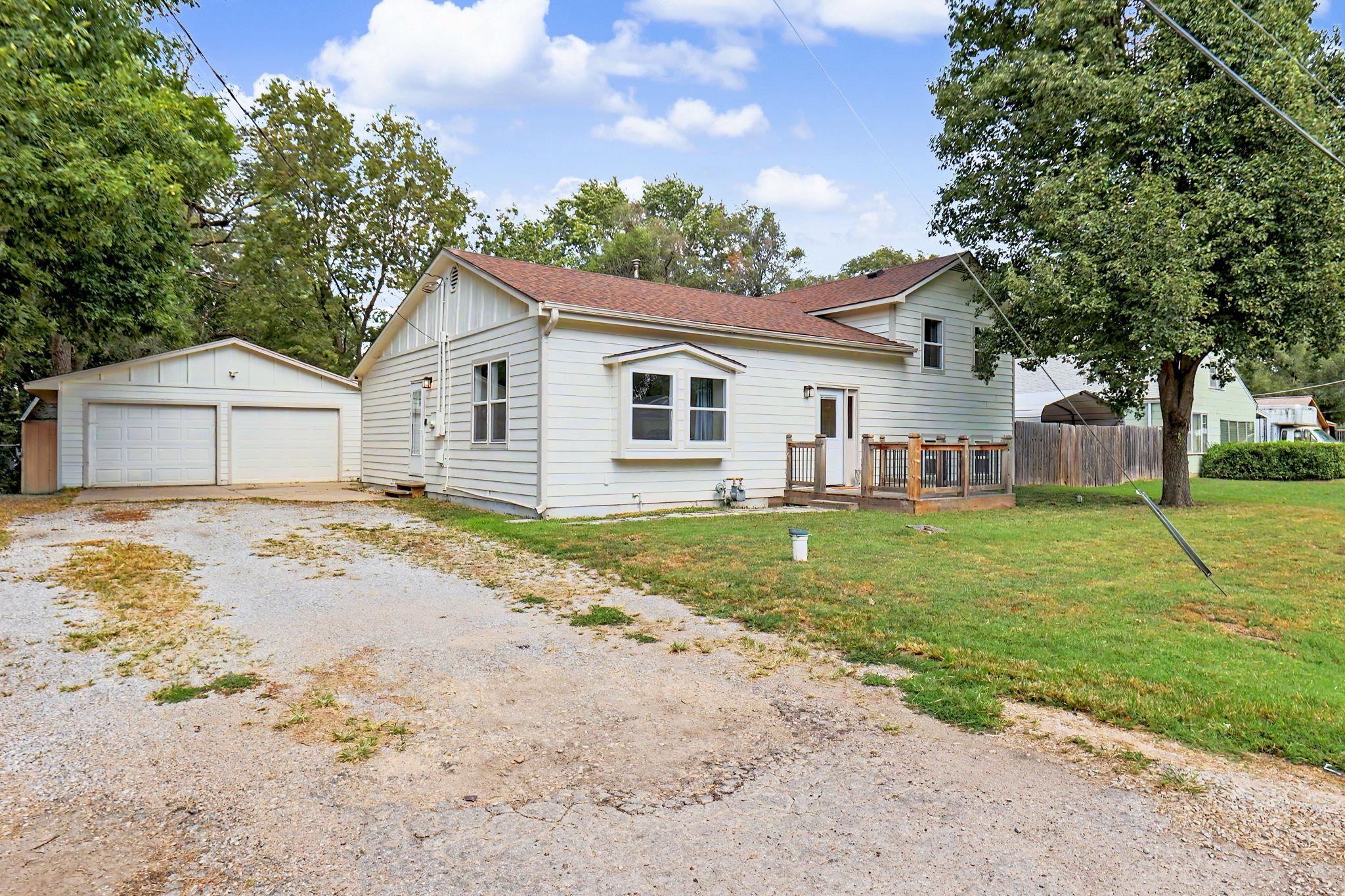 126 W 58th St S, Wichita, KS 67217