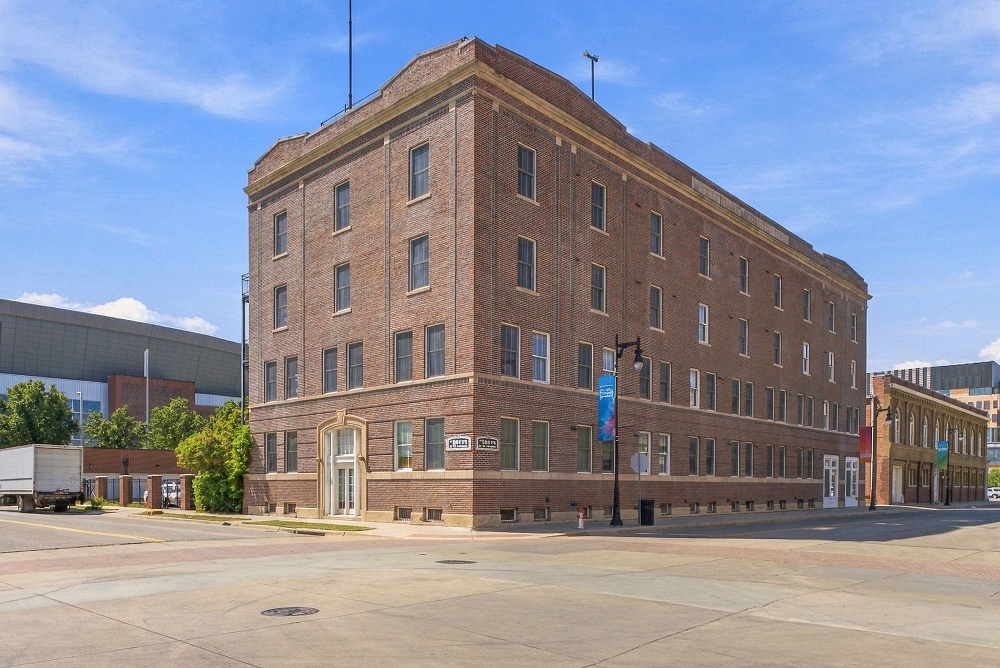 201 S Saint Francis Ave #303, Wichita, KS 67202
