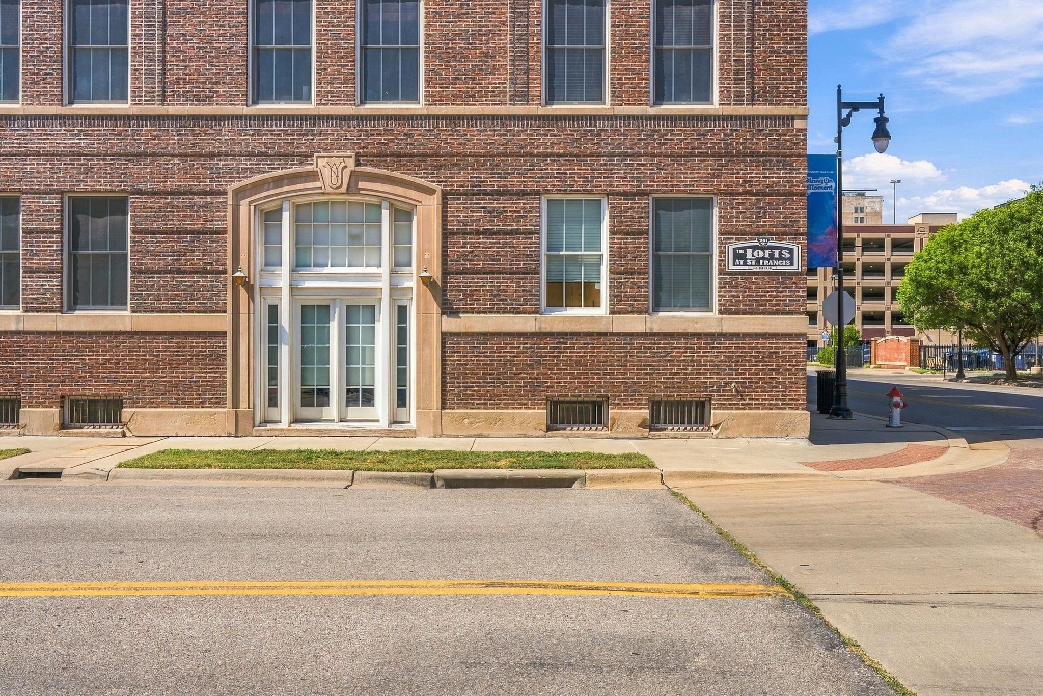 201 S Saint Francis Ave #303, Wichita, KS 67202
