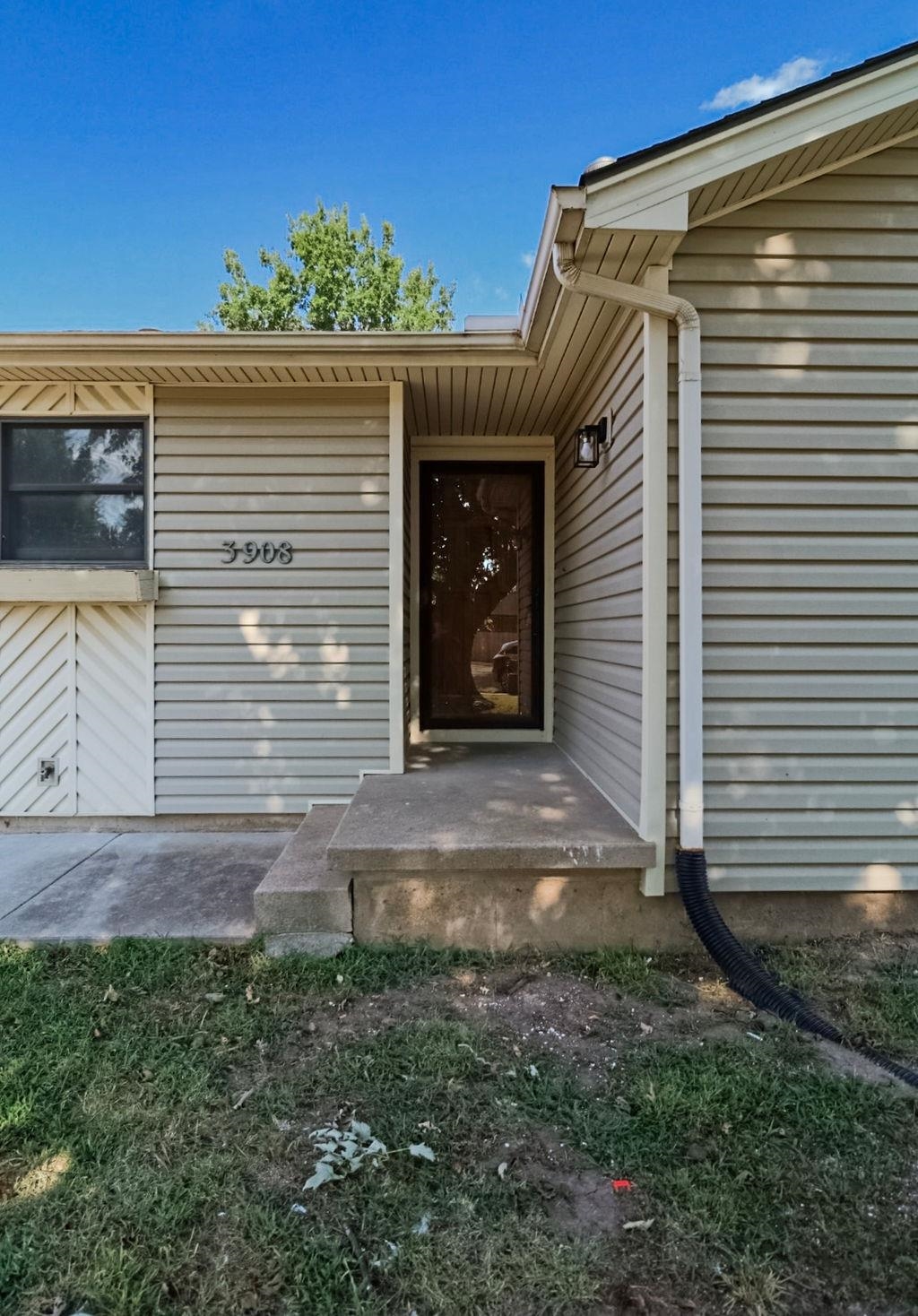 3908 S Gilda Cir, Wichita, KS 67215