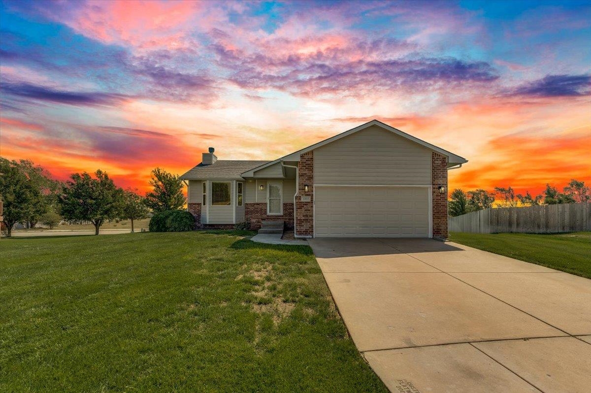 12013 W Grant Ct, Wichita, KS 67235